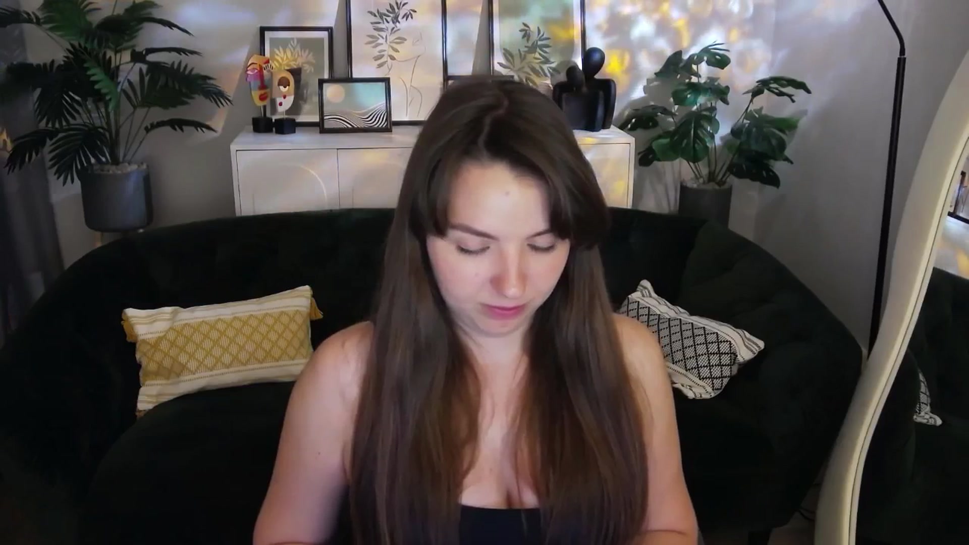 Gallery image thumbnail from Ana_Bird's myfreecams stream on, 04/02/2025, 05:07 image 20 of 20