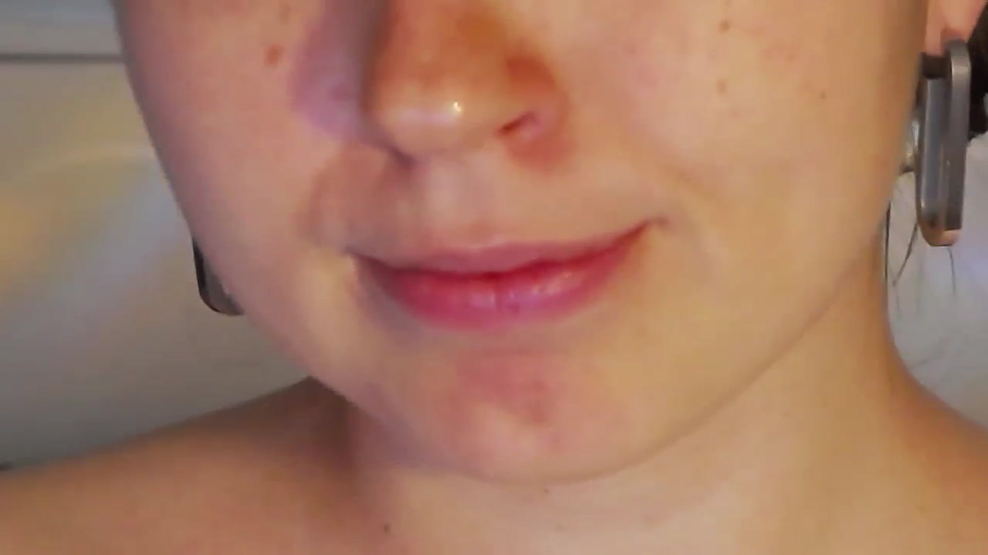 Gallery image thumbnail from Ana_Bird's myfreecams stream on, 04/05/2025, 07:09 image 15 of 20