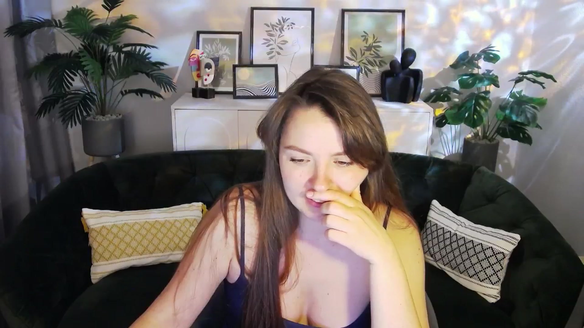 Gallery image thumbnail from Ana_Bird's myfreecams stream on, 04/06/2025, 07:05 image 5 of 20