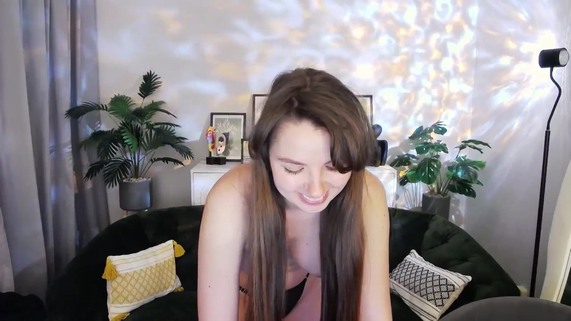 Gallery image thumbnail from Ana_Bird's myfreecams stream on, 04/13/2025, 07:28 image 7 of 20