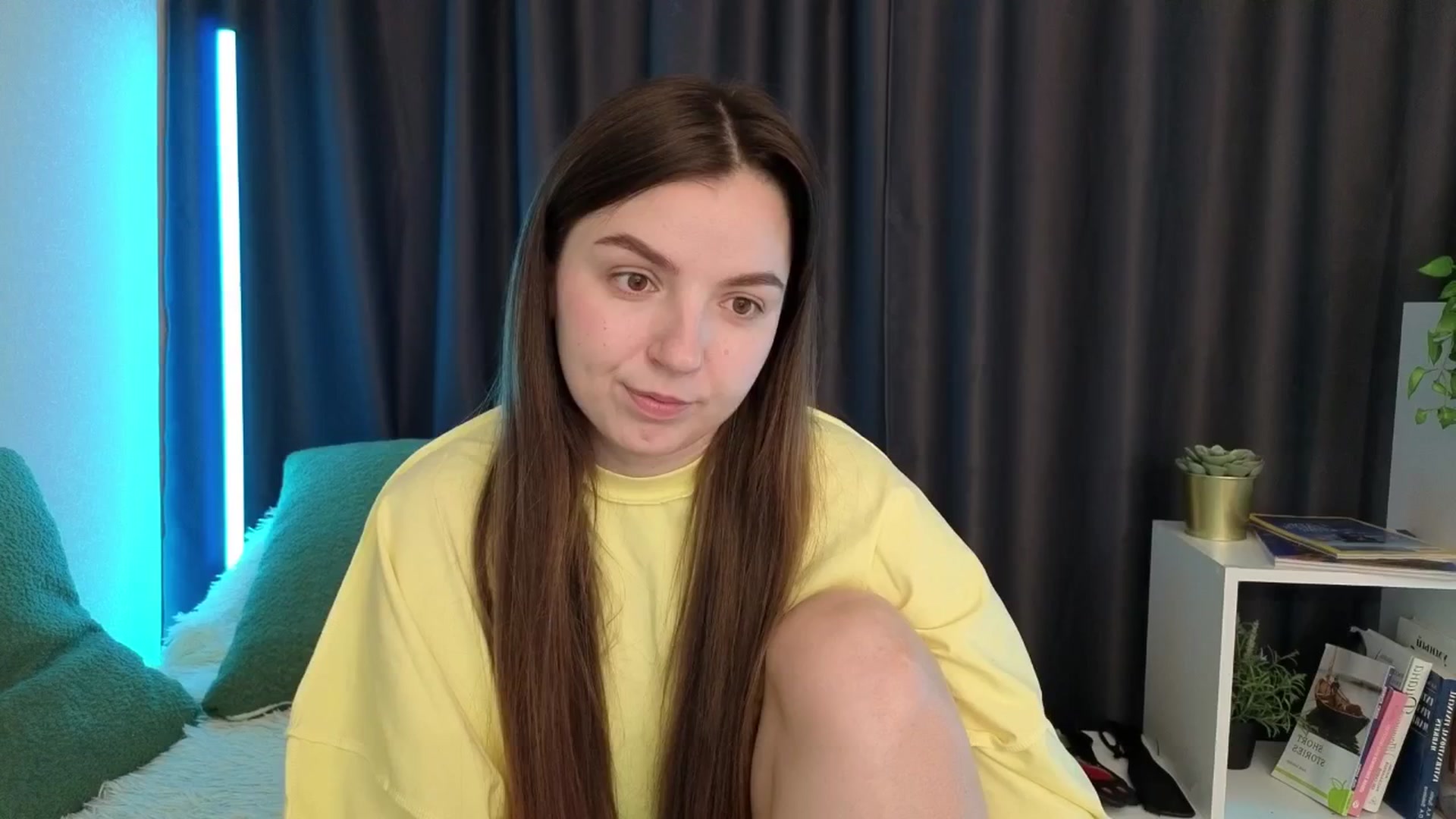Gallery image thumbnail from Ana_Bird's myfreecams stream on, 03/12/2026, 02:52 image 15 of 20
