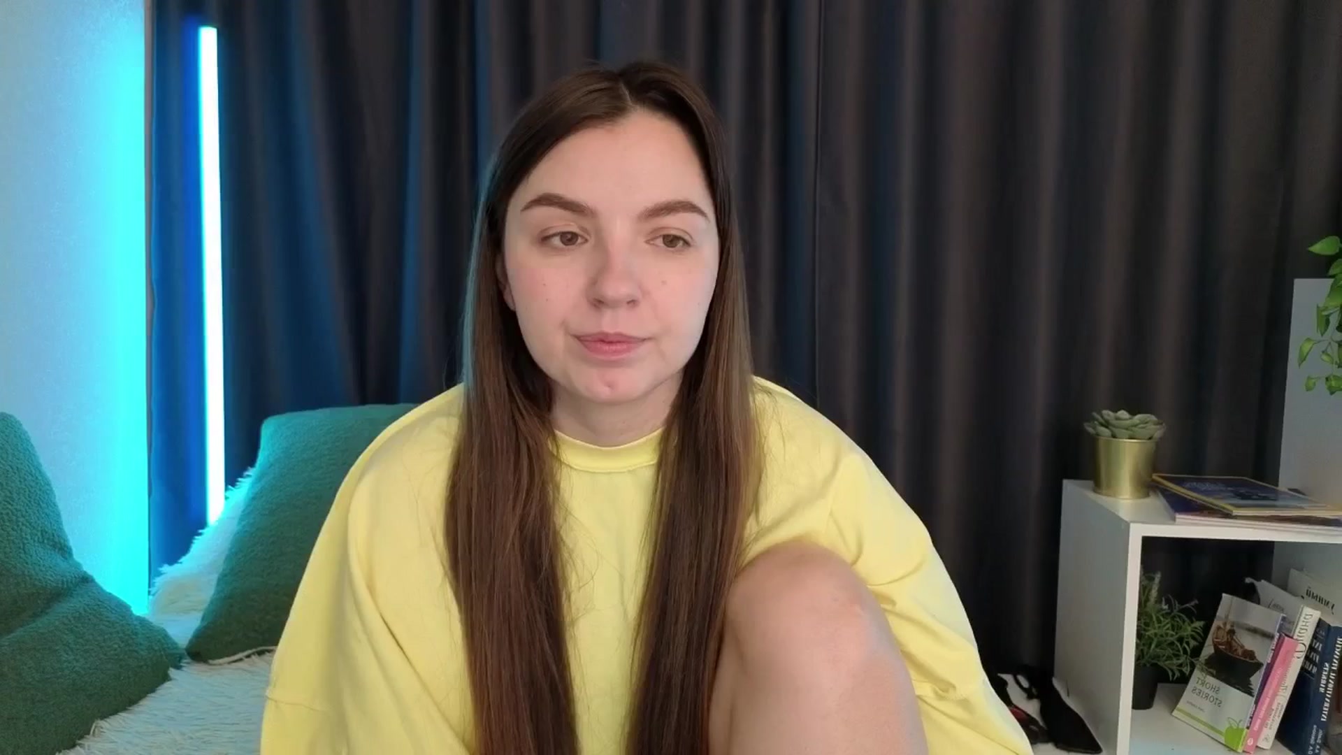 Gallery image thumbnail from Ana_Bird's myfreecams stream on, 03/12/2026, 02:52 image 17 of 20