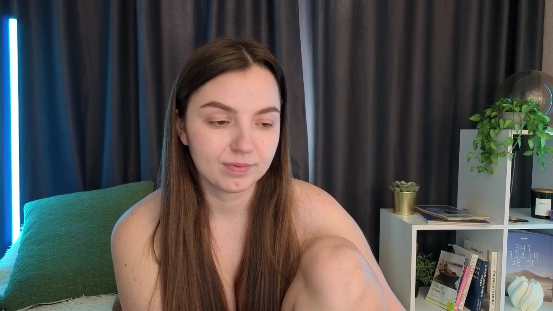 Gallery image thumbnail from Ana_Bird's myfreecams stream on, 03/12/2026, 05:36 image 18 of 20