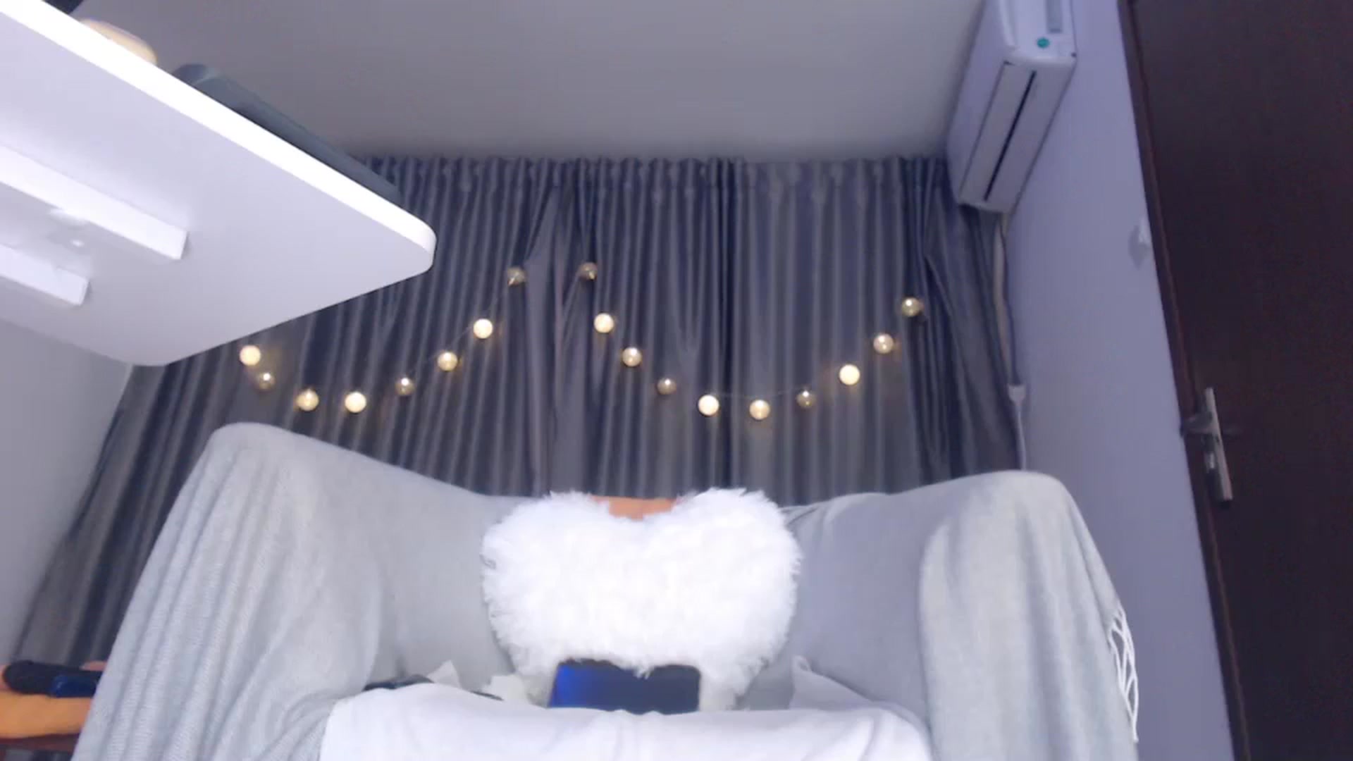 Gallery image thumbnail from Ana_Delicious's myfreecams stream on, 10/14/2024, 18:45 image 5 of 20