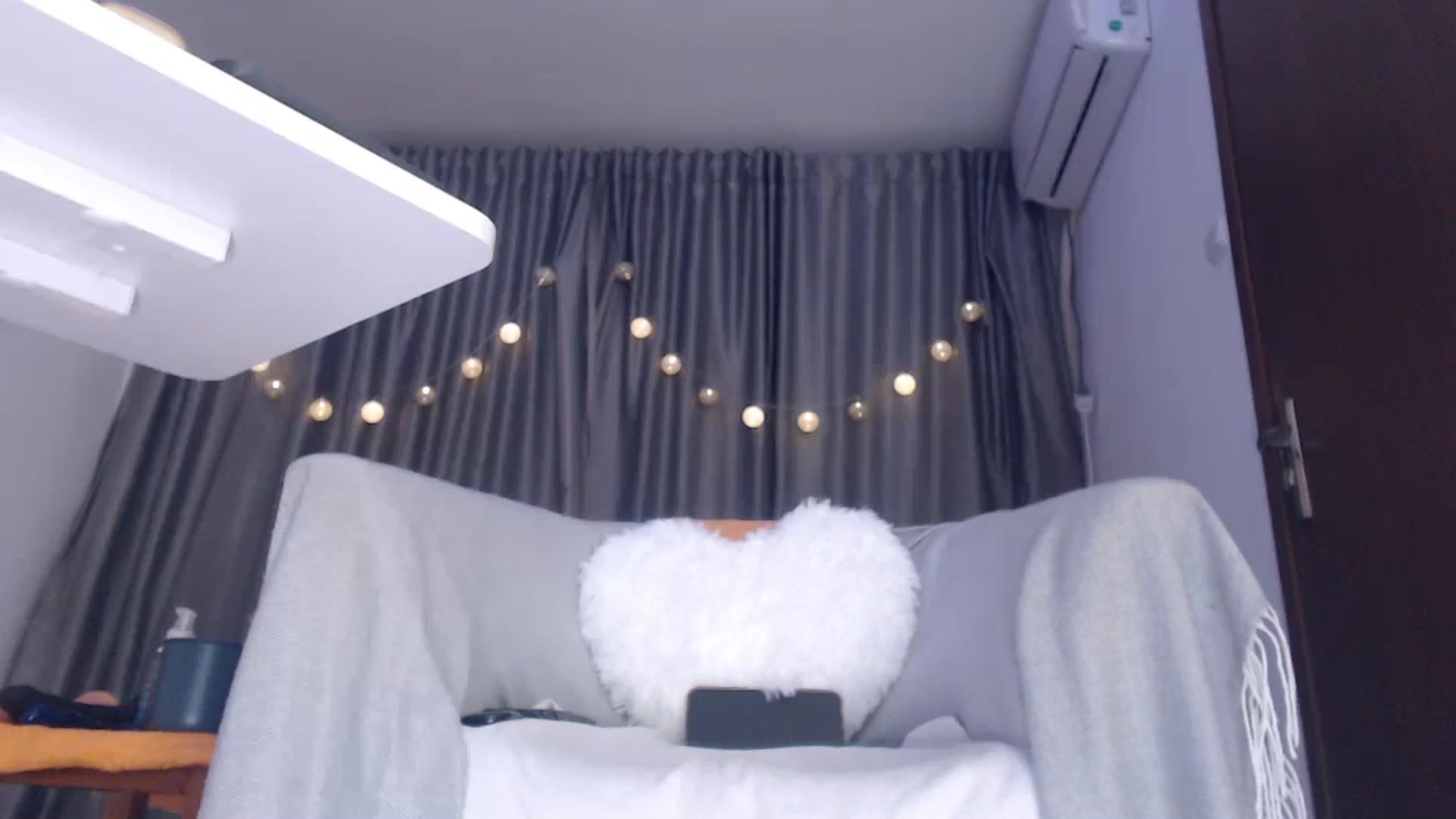 Gallery image thumbnail from Ana_Delicious's myfreecams stream on, 10/14/2024, 20:41 image 13 of 20