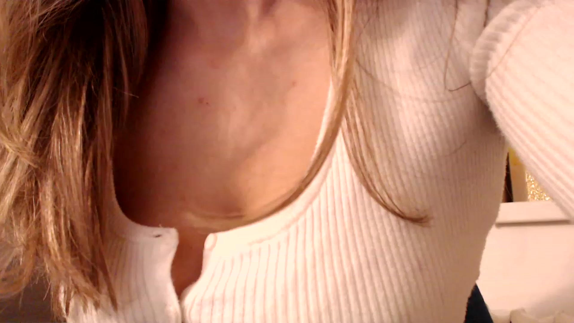 Gallery image thumbnail from Ana_Rose's myfreecams stream on, 12/05/2022, 24:41 image 8 of 20