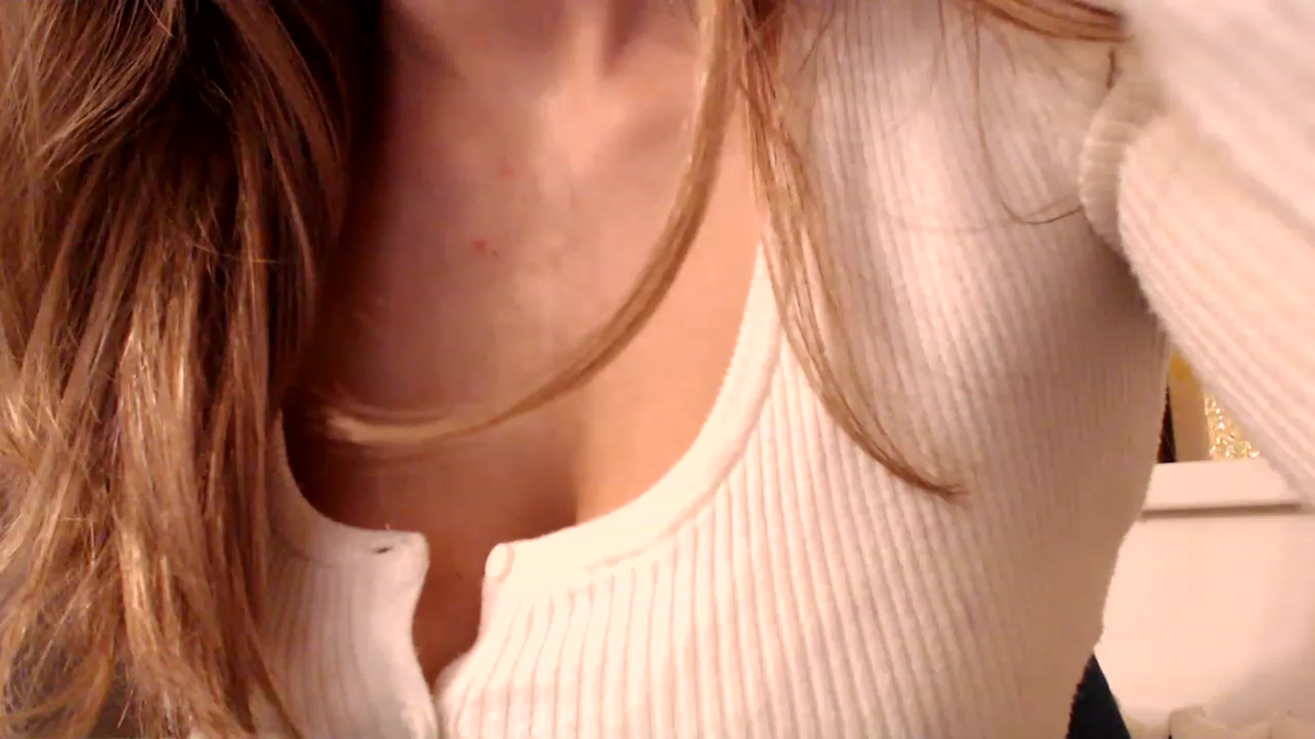 Gallery image thumbnail from Ana_Rose's myfreecams stream on, 12/05/2022, 24:41 image 9 of 20