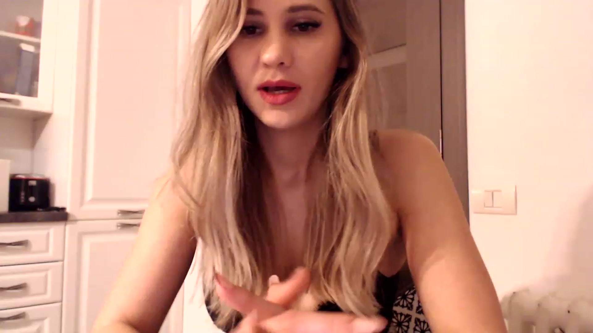 Gallery image thumbnail from Ana_Rose's myfreecams stream on, 12/09/2022, 24:09 image 19 of 20