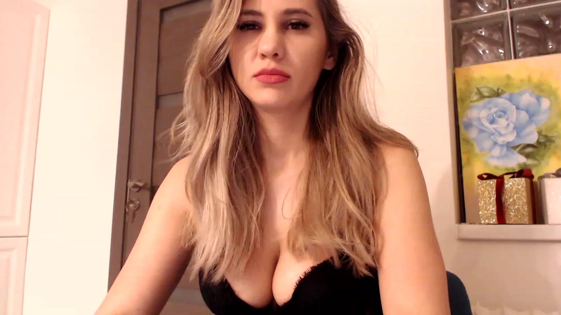 Gallery image thumbnail from Ana_Rose's myfreecams stream on, 12/09/2022, 24:09 image 4 of 20
