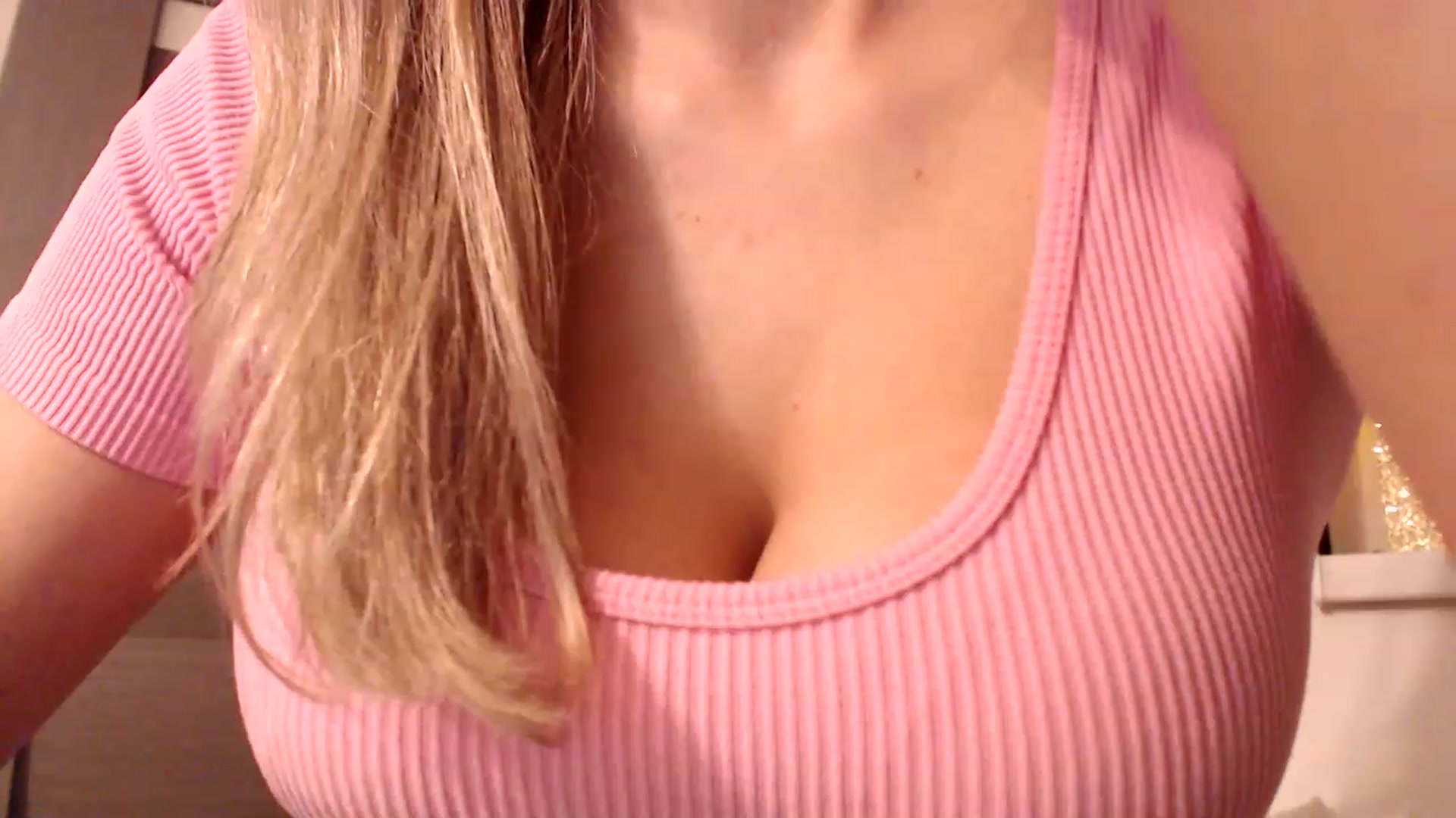 Gallery image thumbnail from Ana_Rose's myfreecams stream on, 12/11/2022, 02:42 image 20 of 20