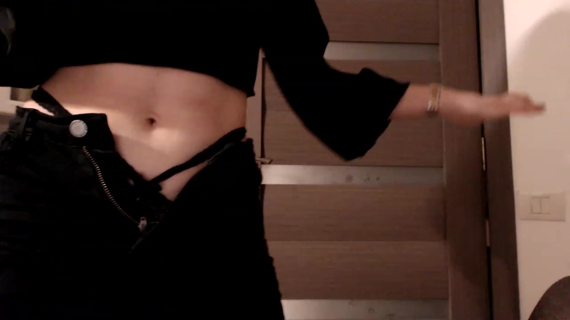 Gallery image thumbnail from Ana_Rose's myfreecams stream on, 12/17/2022, 03:19 image 9 of 20