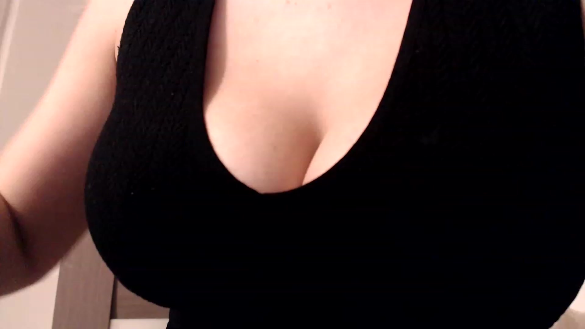 Gallery image thumbnail from Ana_Rose's myfreecams stream on, 12/20/2022, 23:42 image 13 of 20