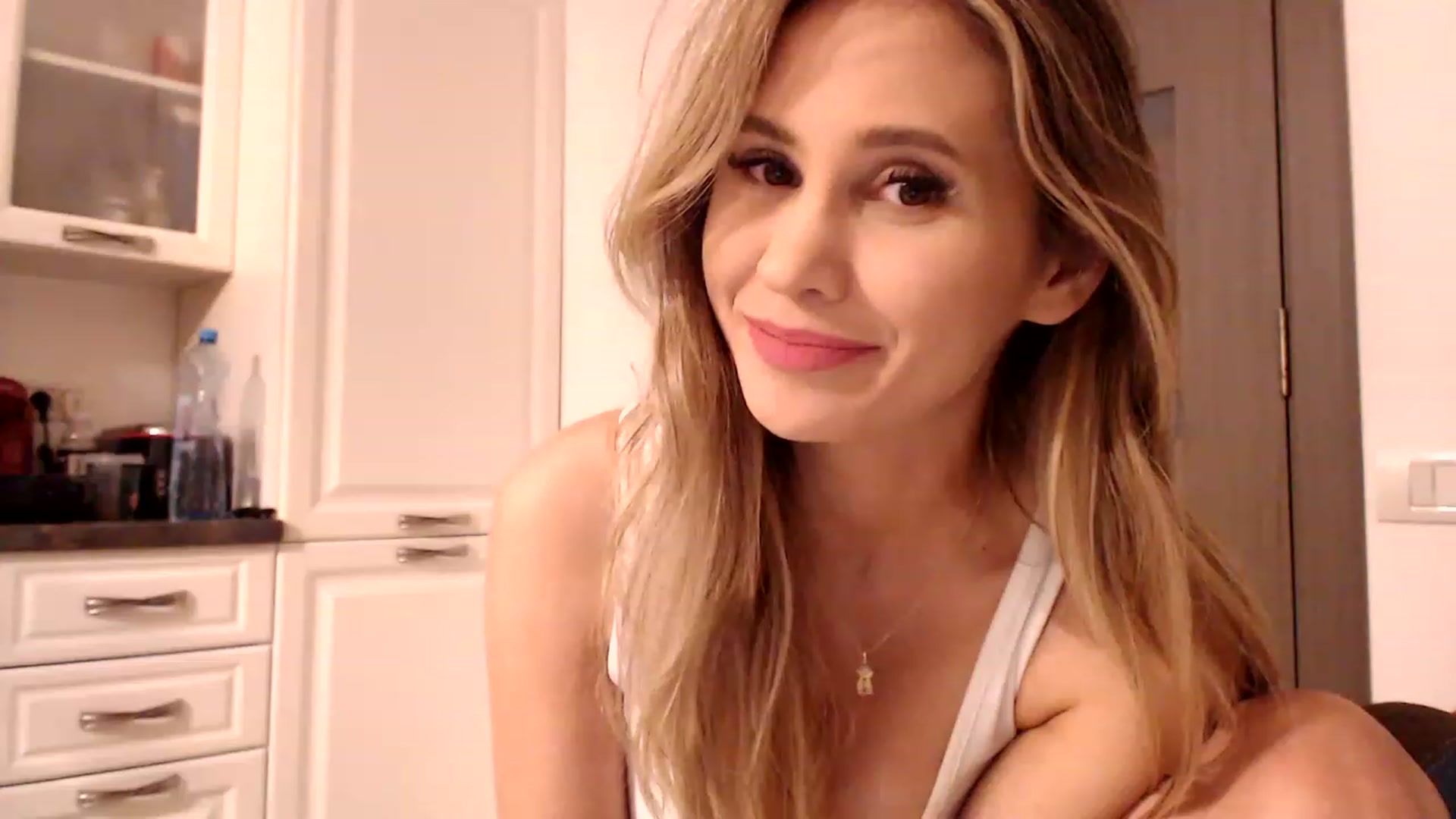 Gallery image thumbnail from Ana_Rose's myfreecams stream on, 01/02/2023, 01:30 image 6 of 20