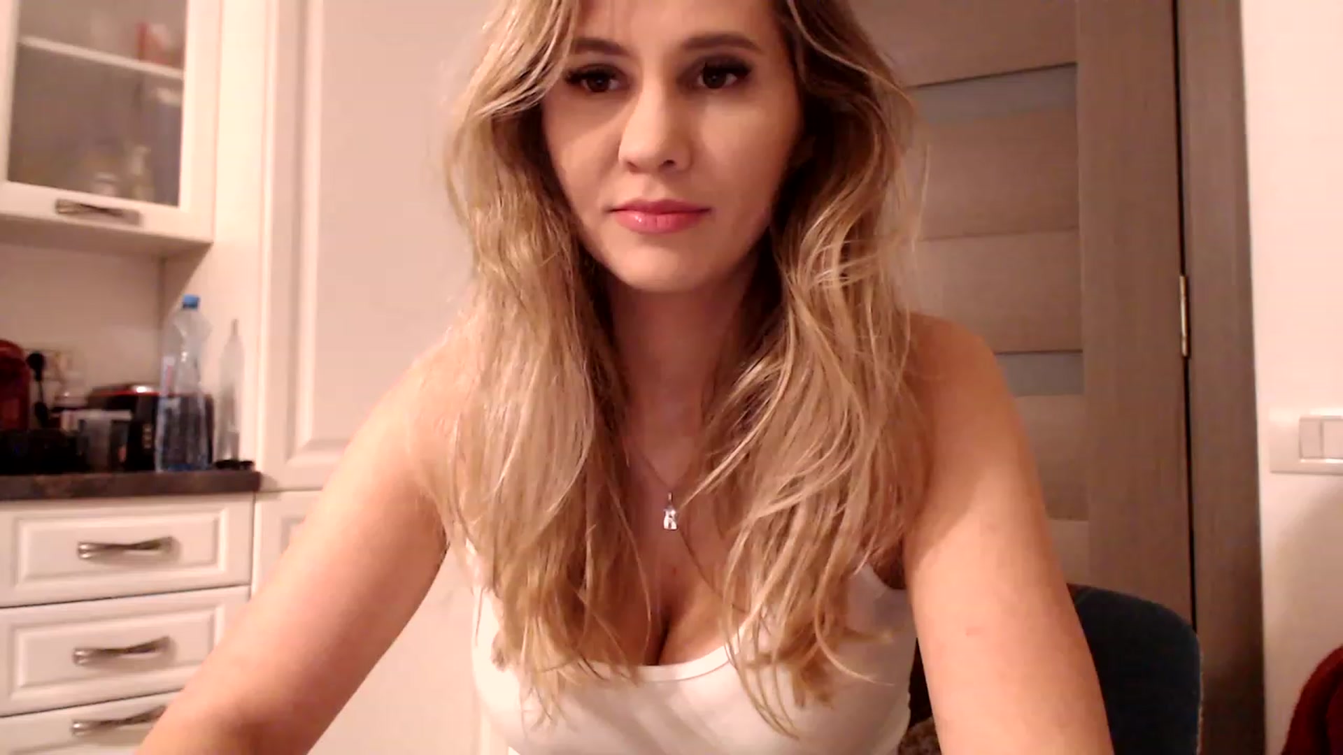 Gallery image thumbnail from Ana_Rose's myfreecams stream on, 01/02/2023, 01:30 image 2 of 20