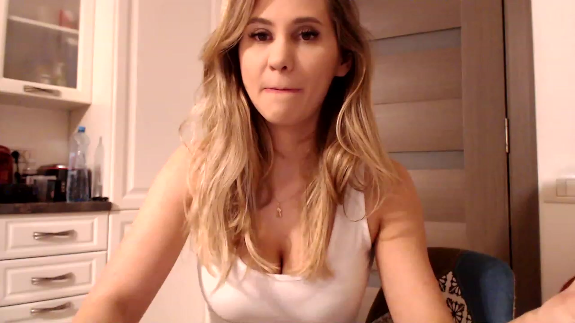 Gallery image thumbnail from Ana_Rose's myfreecams stream on, 01/02/2023, 01:30 image 4 of 20