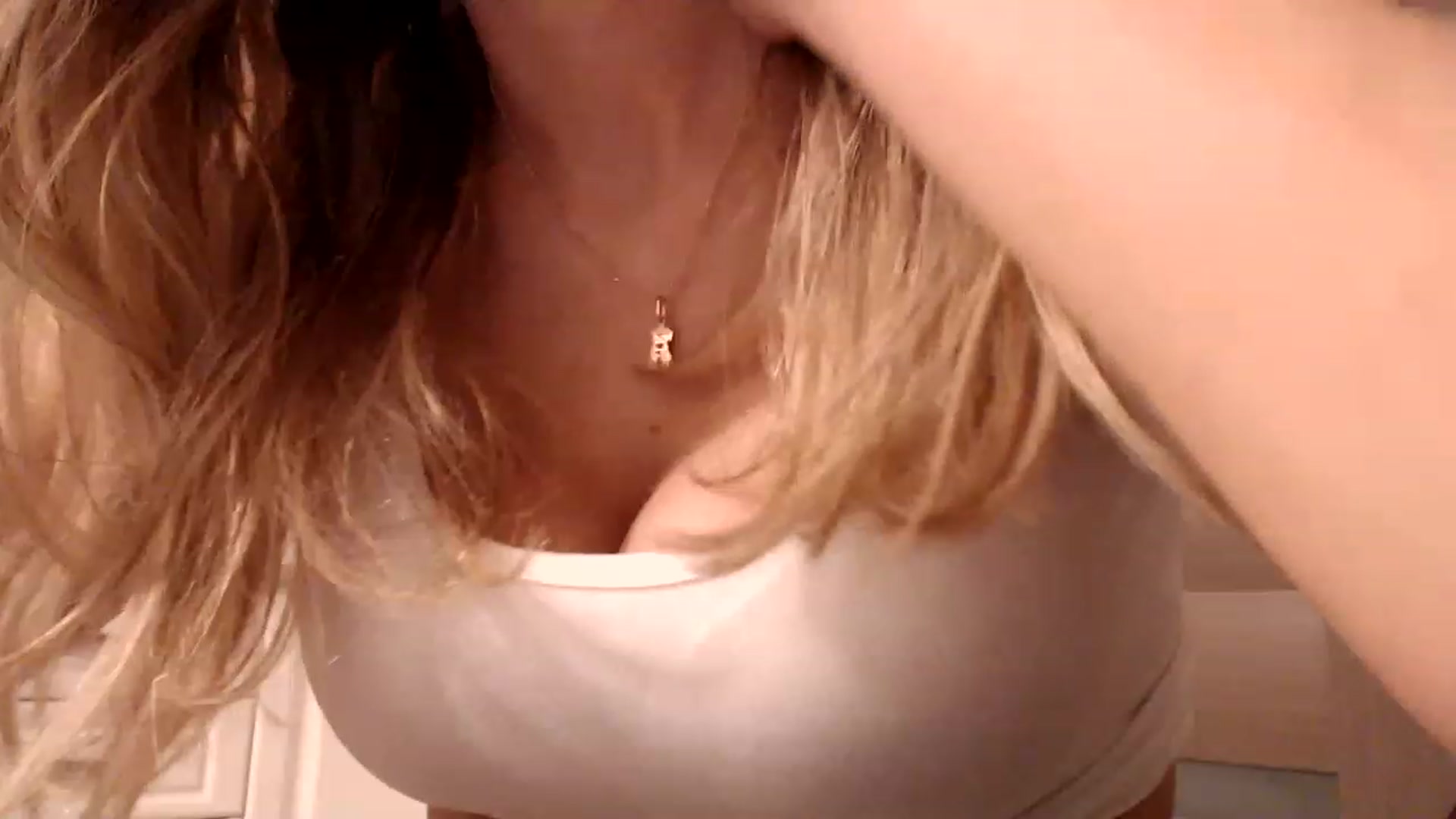 Gallery image thumbnail from Ana_Rose's myfreecams stream on, 01/02/2023, 04:03 image 14 of 20