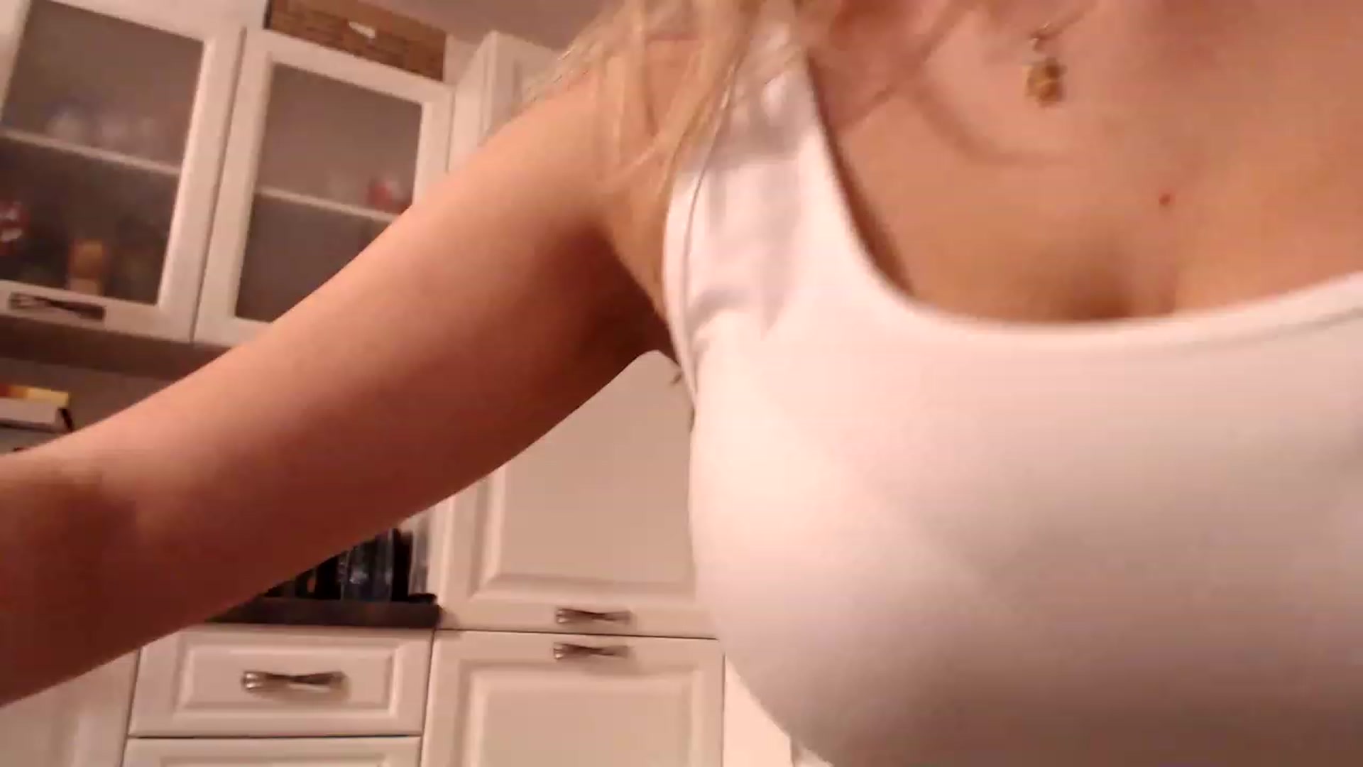 Gallery image thumbnail from Ana_Rose's myfreecams stream on, 01/02/2023, 04:03 image 9 of 20