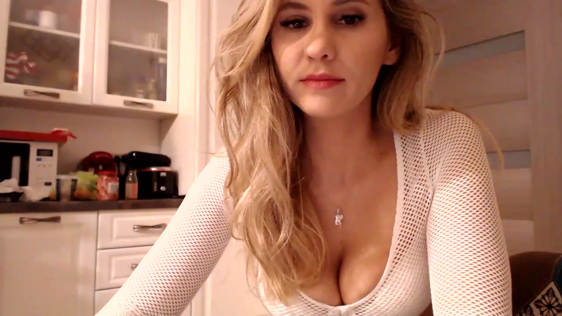 Gallery image thumbnail from Ana_Rose's myfreecams stream on, 01/07/2023, 01:38 image 15 of 20