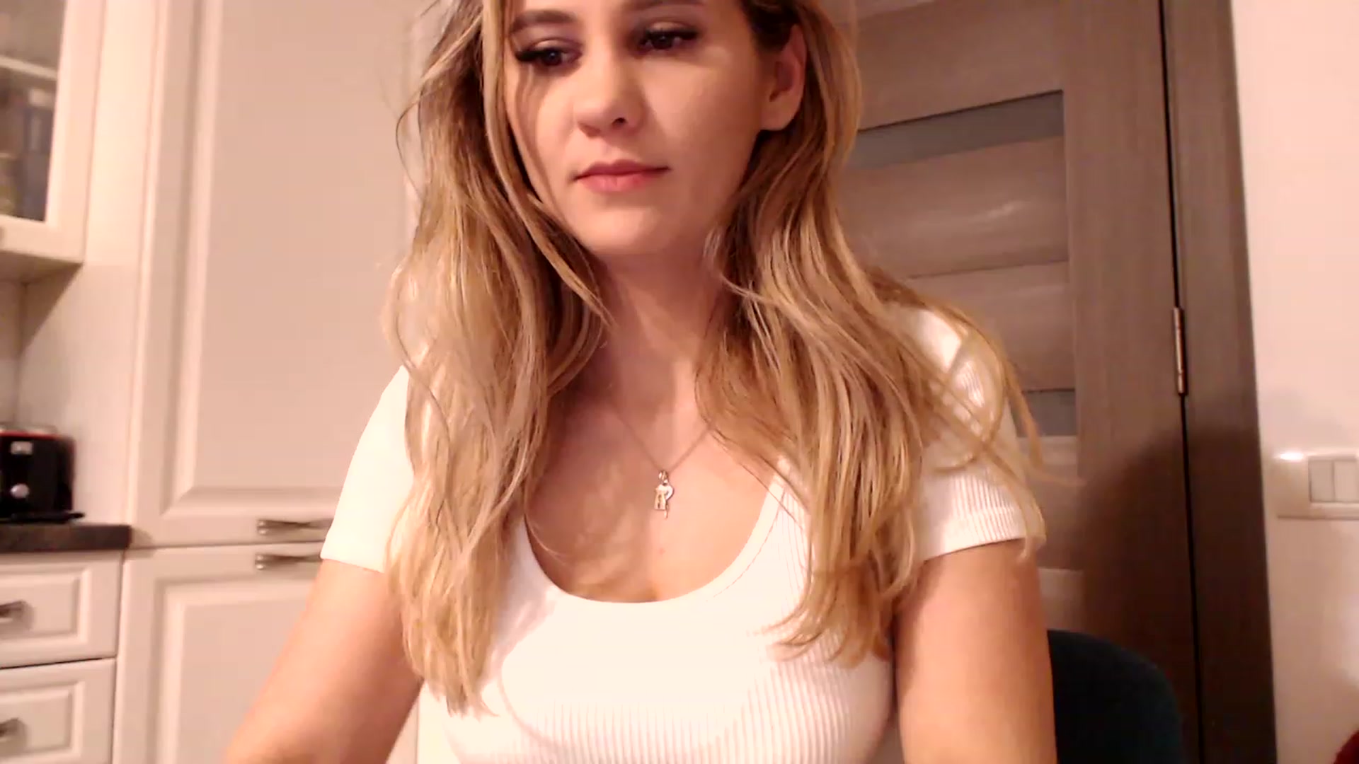 Gallery image thumbnail from Ana_Rose's myfreecams stream on, 01/08/2023, 04:56 image 7 of 20