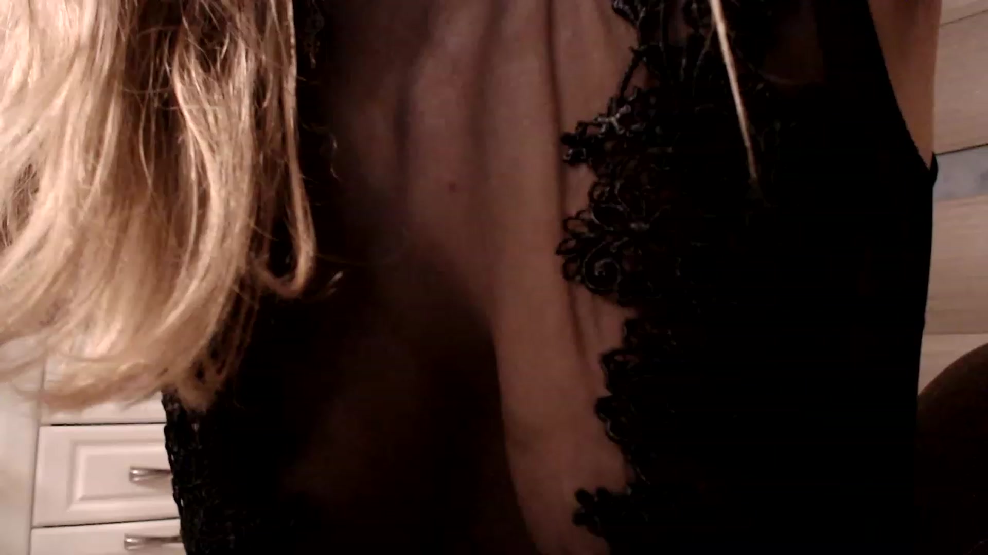 Gallery image thumbnail from Ana_Rose's myfreecams stream on, 01/08/2023, 05:44 image 17 of 20