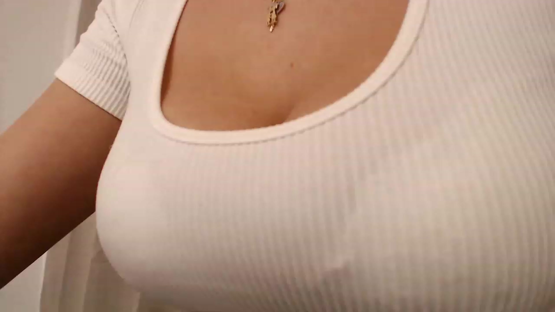 Gallery image thumbnail from Ana_Rose's myfreecams stream on, 01/22/2023, 23:07 image 2 of 20
