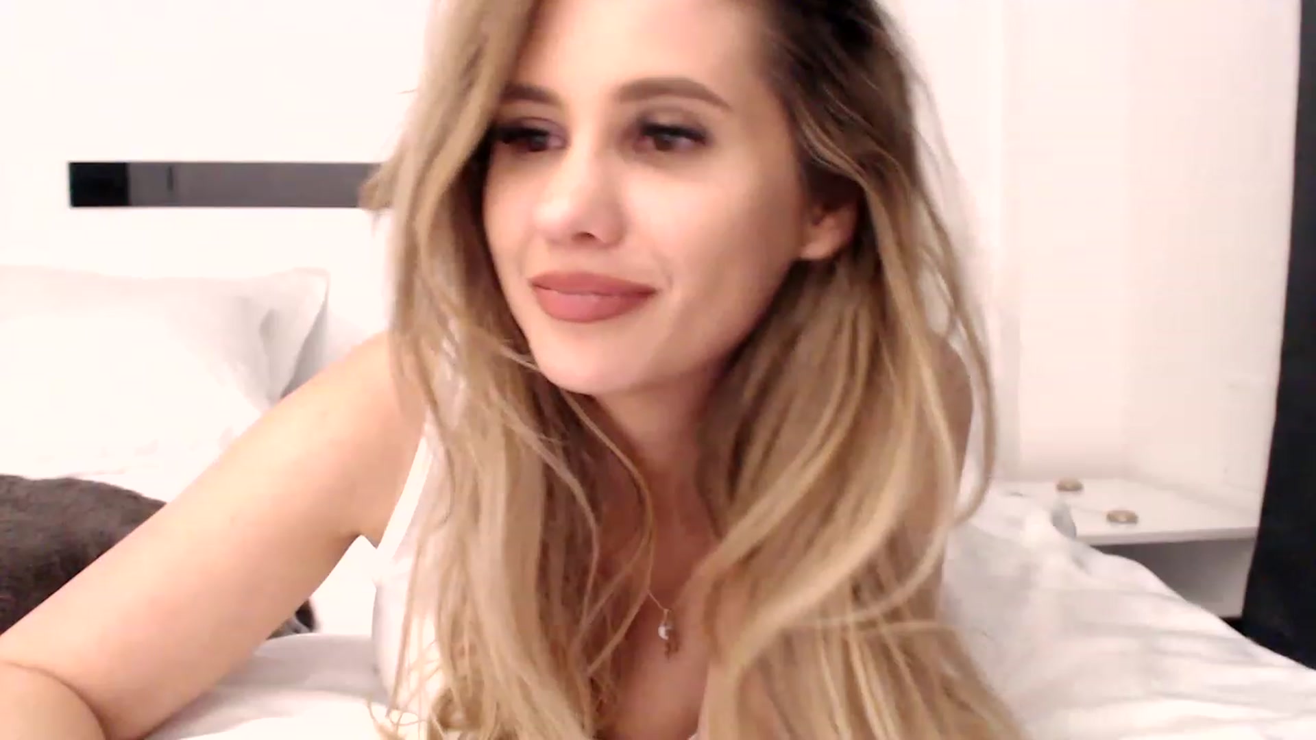 Gallery image thumbnail from Ana_Rose's myfreecams stream on, 01/25/2023, 23:32 image 19 of 20