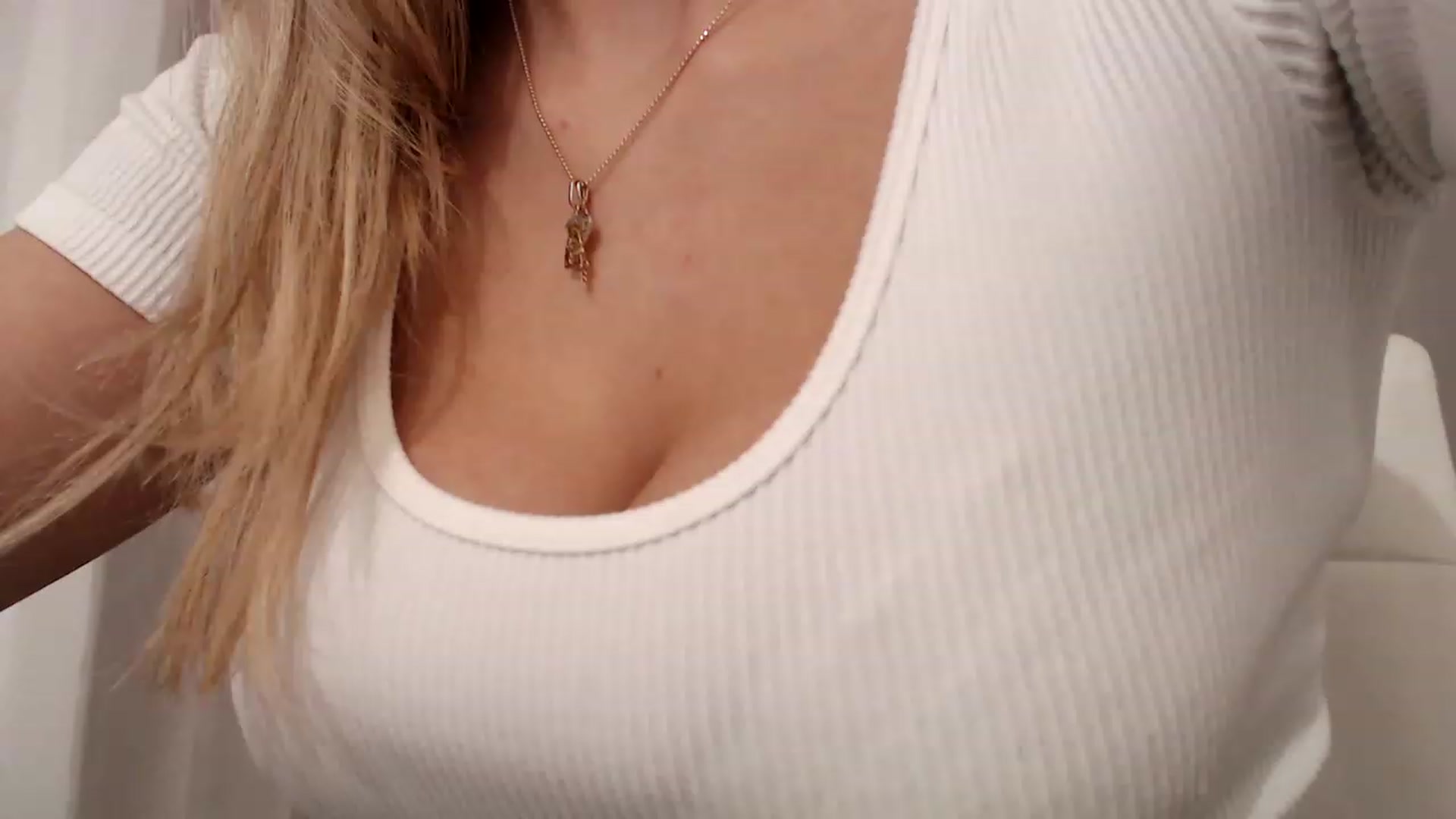 Gallery image thumbnail from Ana_Rose's myfreecams stream on, 01/29/2023, 23:47 image 14 of 20