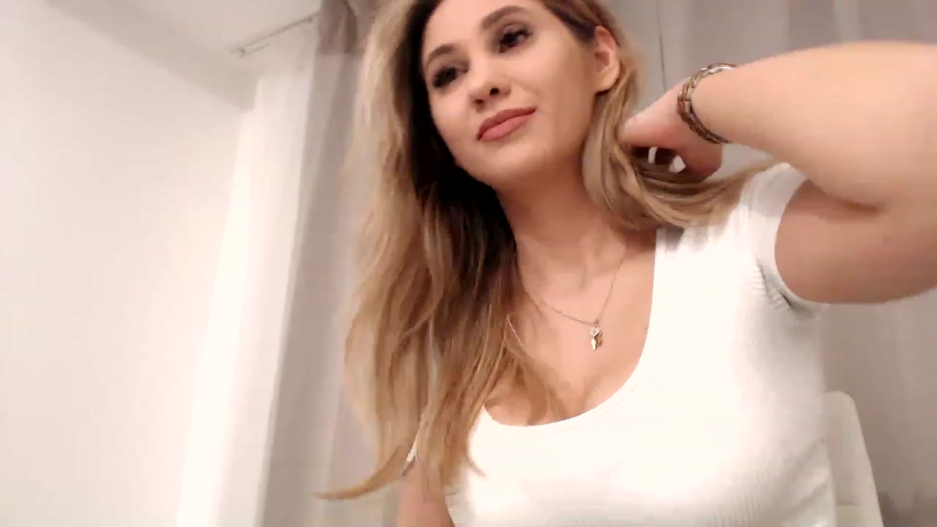 Gallery image thumbnail from Ana_Rose's myfreecams stream on, 01/29/2023, 23:47 image 7 of 20