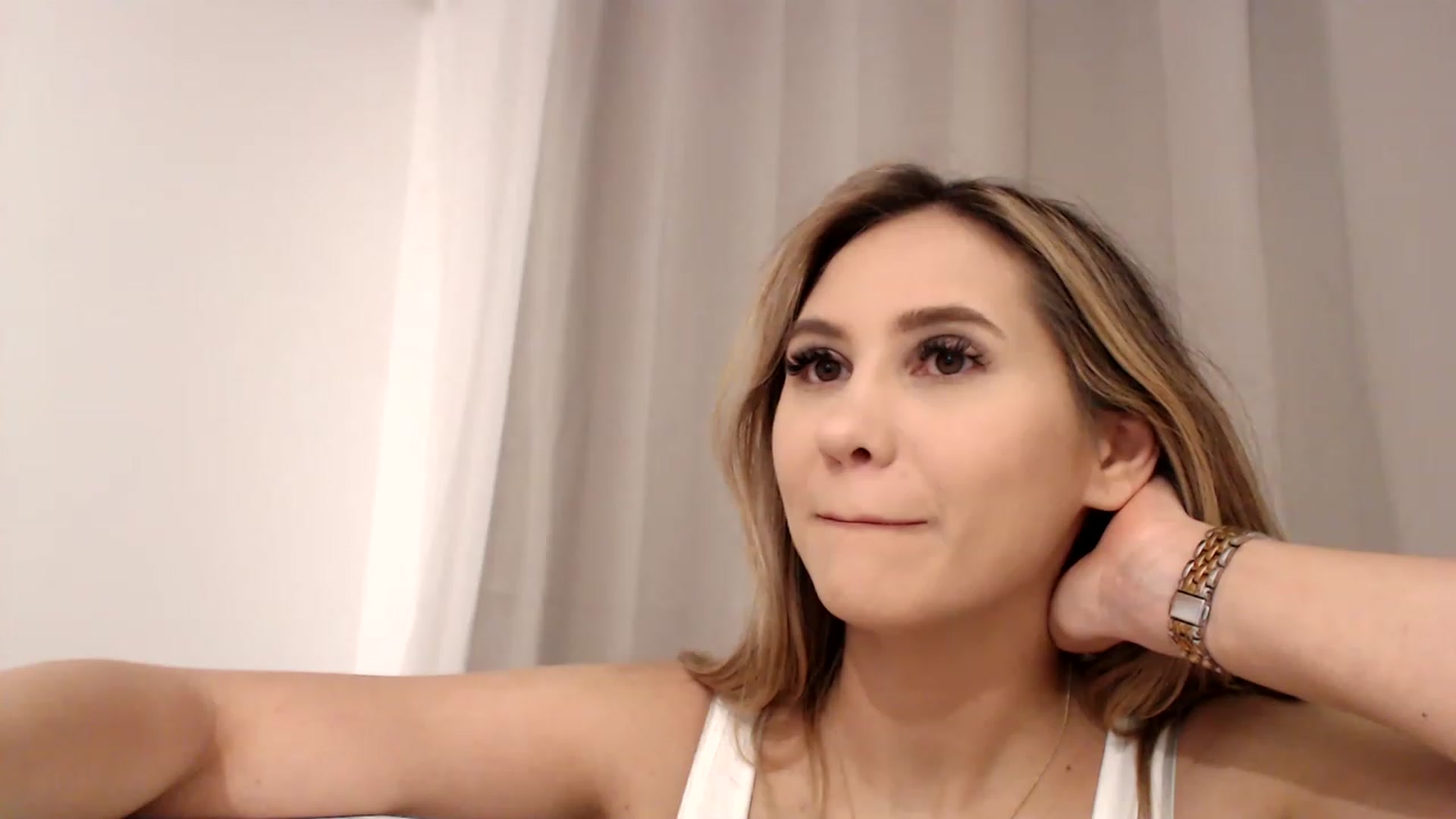 Gallery image thumbnail from Ana_Rose's myfreecams stream on, 02/02/2023, 24:22 image 10 of 20