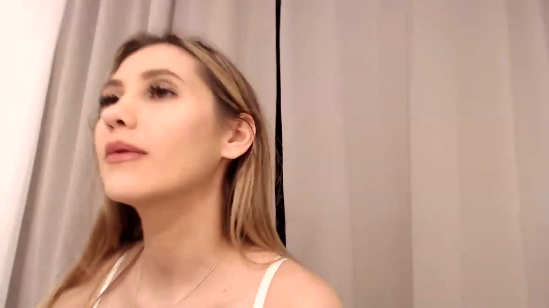 Gallery image thumbnail from Ana_Rose's myfreecams stream on, 02/02/2023, 23:18 image 18 of 20
