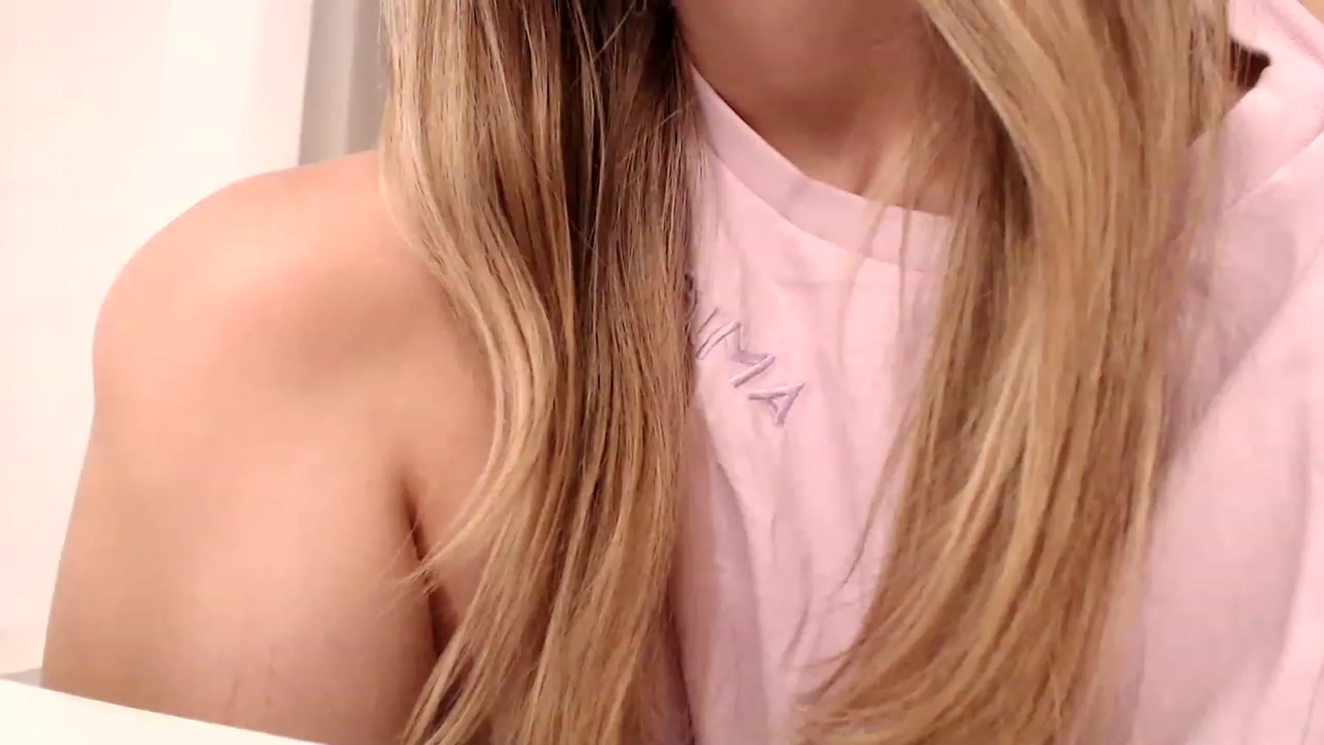 Gallery image thumbnail from Ana_Rose's myfreecams stream on, 02/03/2023, 04:05 image 2 of 20
