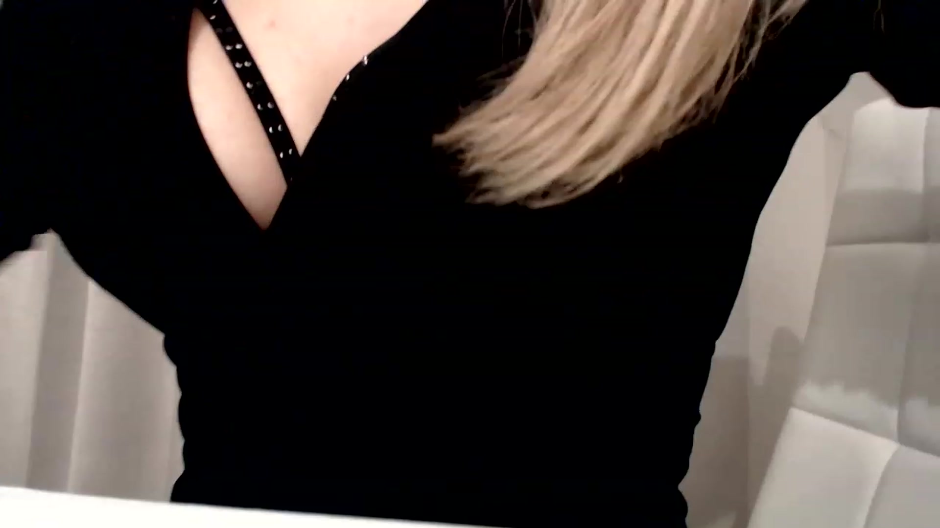 Gallery image thumbnail from Ana_Rose's myfreecams stream on, 02/05/2023, 02:44 image 18 of 20