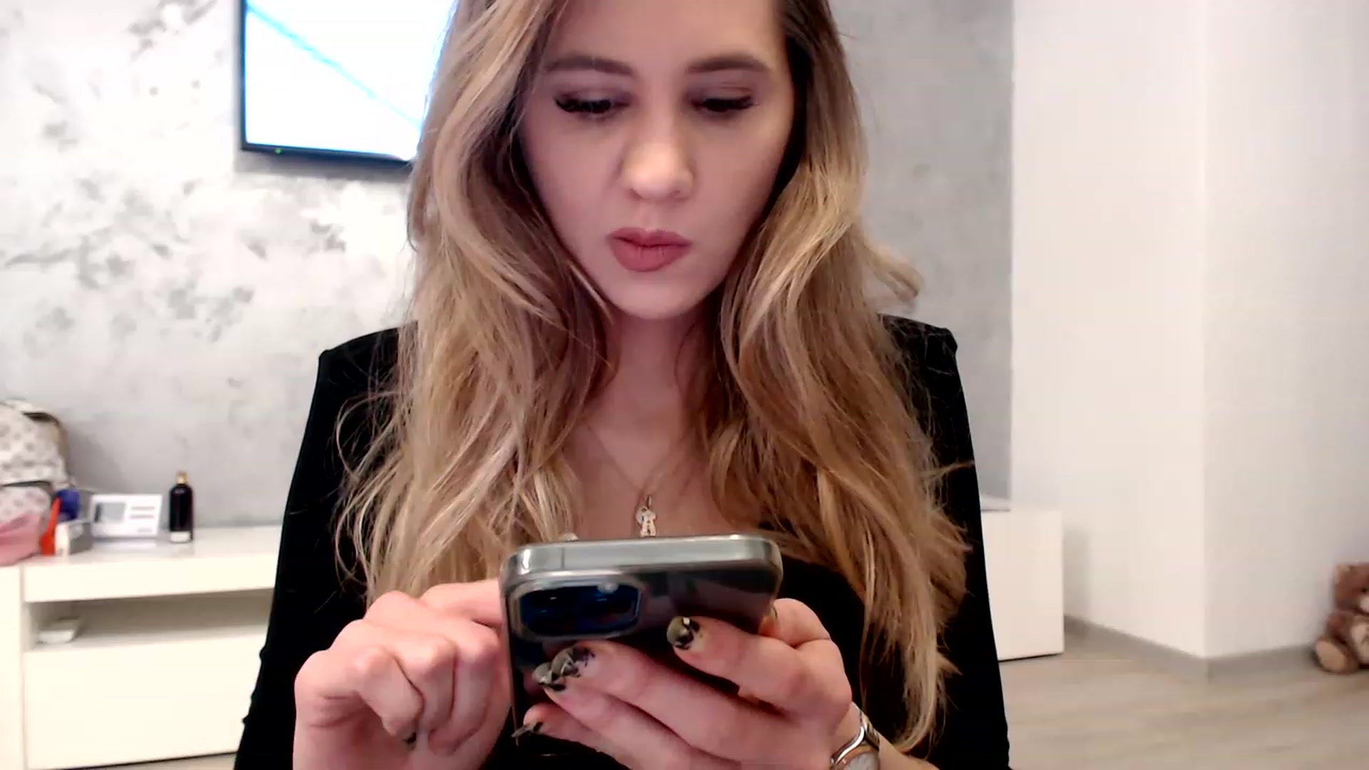 Gallery image thumbnail from Ana_Rose's myfreecams stream on, 02/11/2023, 24:03 image 17 of 20