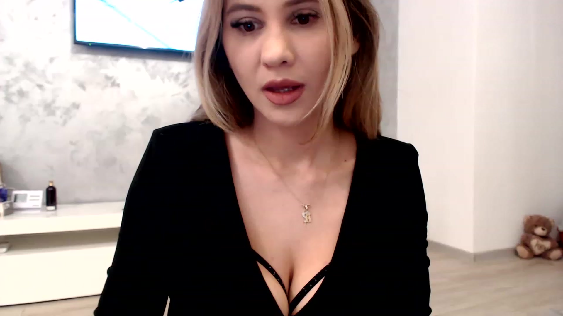Gallery image thumbnail from Ana_Rose's myfreecams stream on, 02/11/2023, 24:03 image 2 of 20