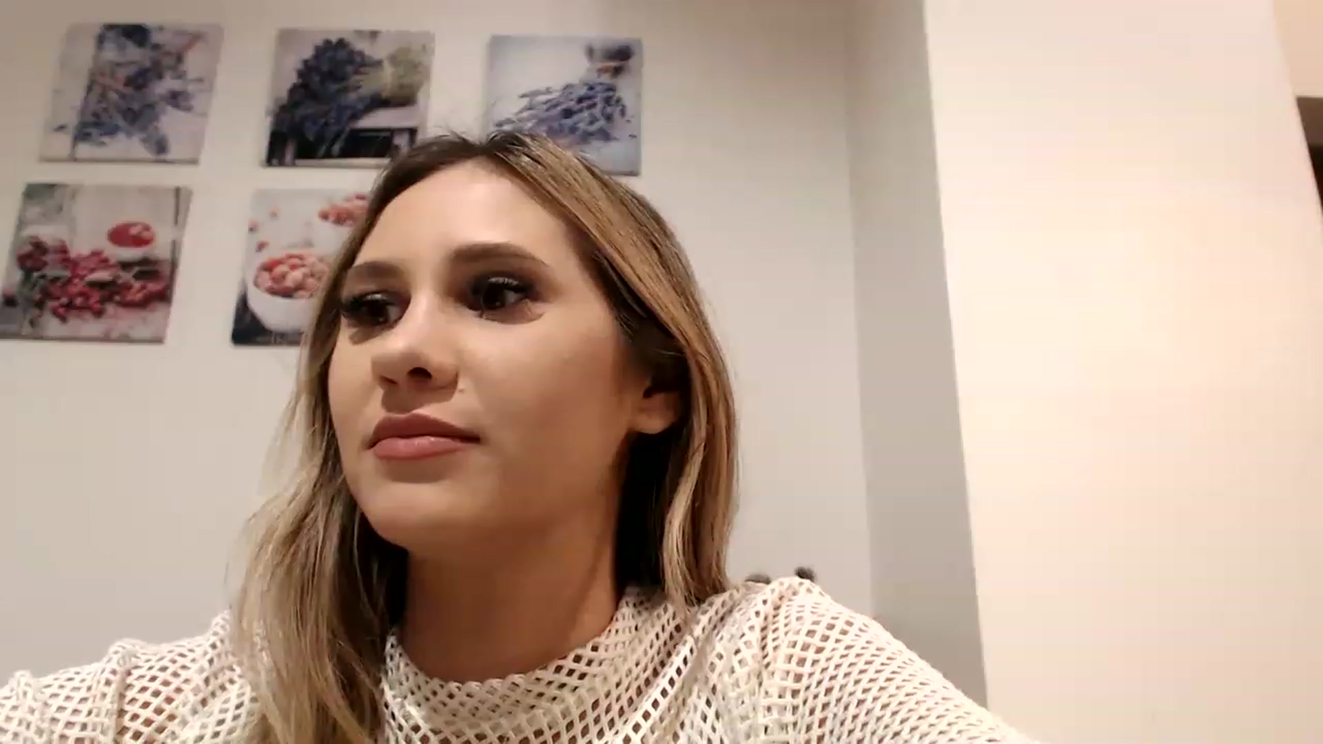 Gallery image thumbnail from Ana_Rose's myfreecams stream on, 02/21/2023, 24:43 image 6 of 20