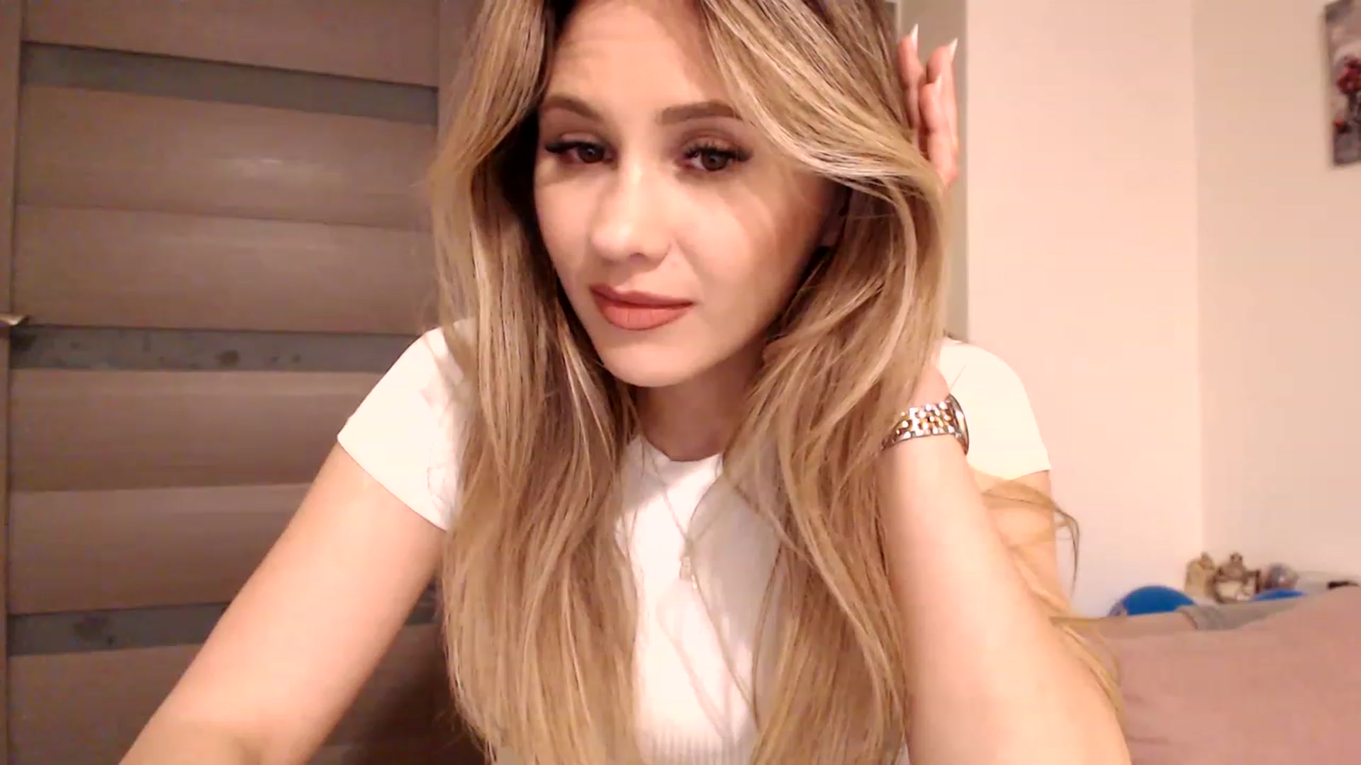 Gallery image thumbnail from Ana_Rose's myfreecams stream on, 03/12/2023, 03:34 image 5 of 20
