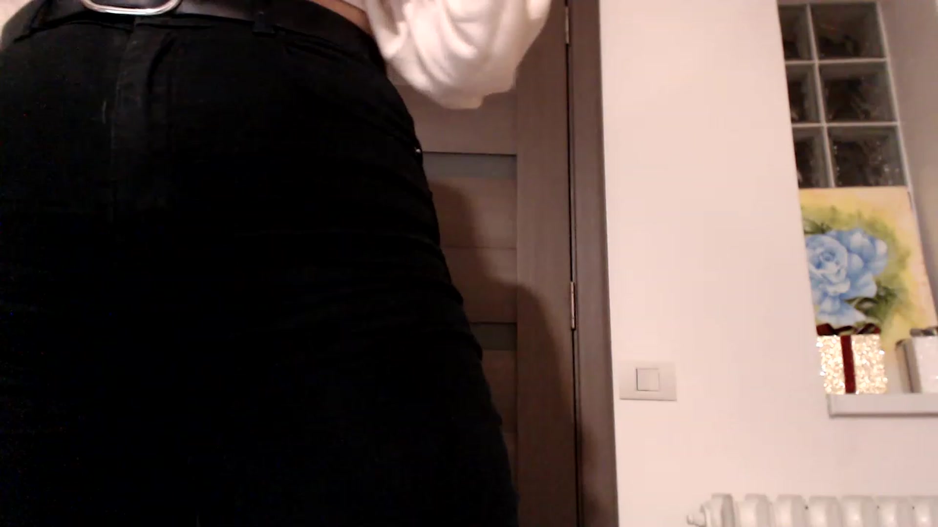 Gallery image thumbnail from Ana_Rose's myfreecams stream on, 03/13/2023, 23:49 image 19 of 20