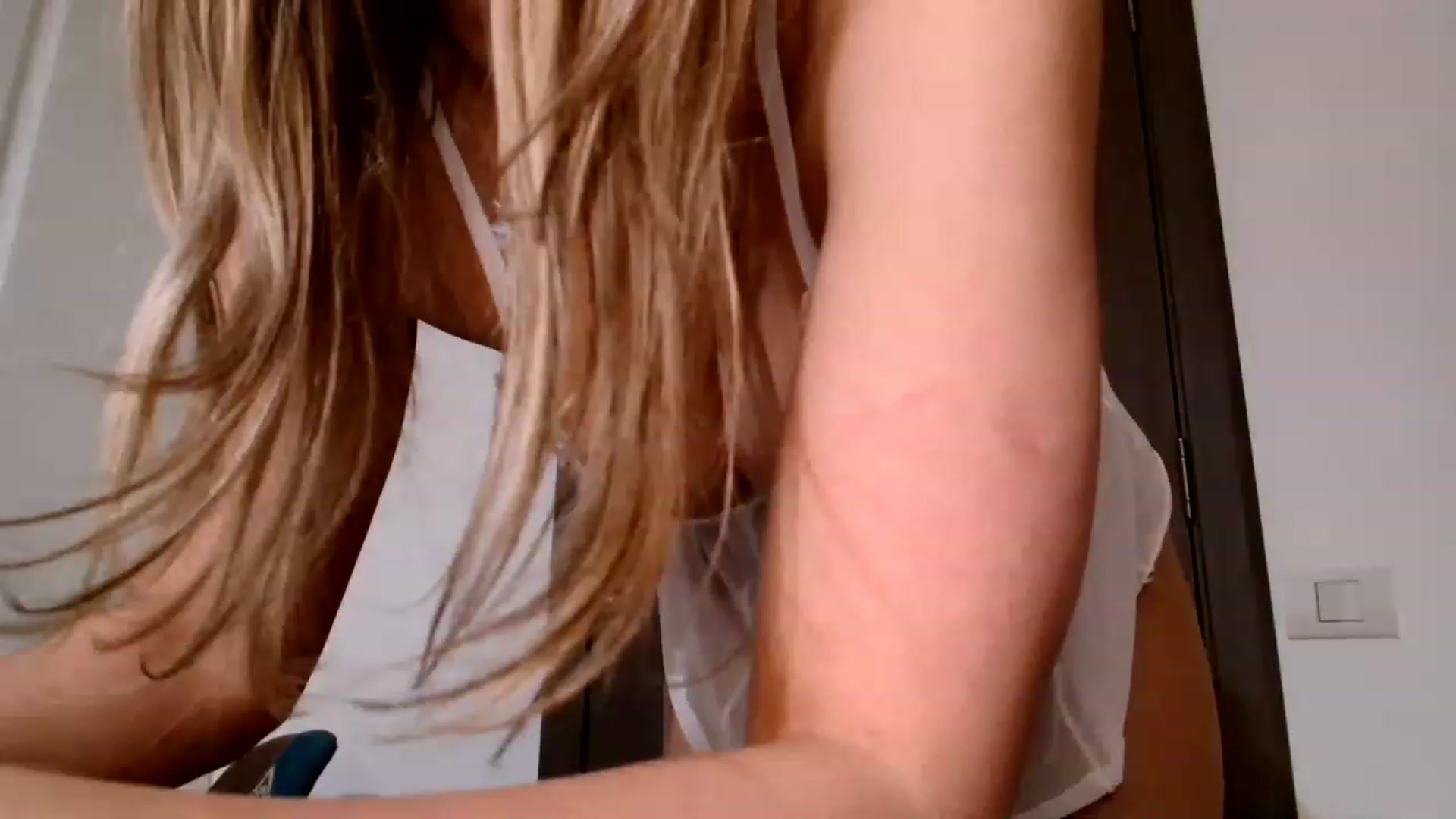 Gallery image thumbnail from Ana_Rose's myfreecams stream on, 04/27/2023, 22:29 image 17 of 20