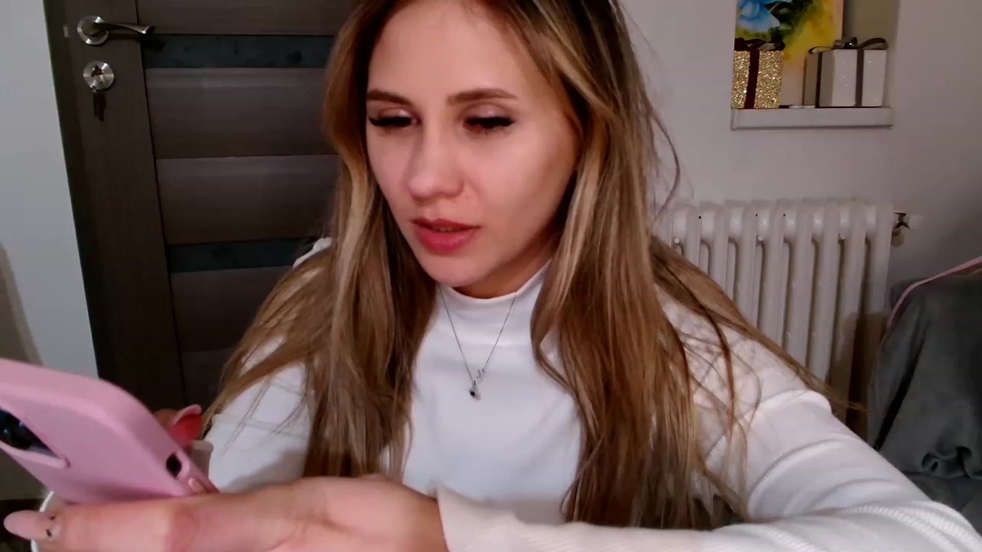 Gallery image thumbnail from Ana_Rose's myfreecams stream on, 04/30/2023, 02:35 image 13 of 20