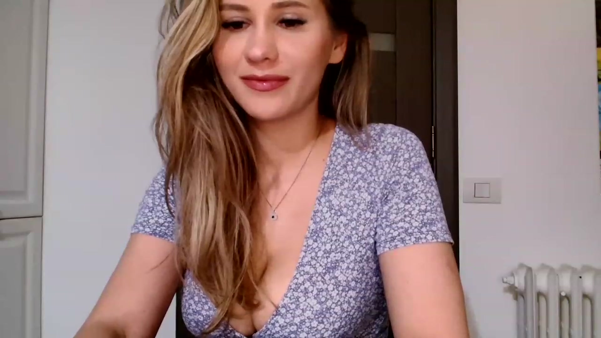 Gallery image thumbnail from Ana_Rose's myfreecams stream on, 05/03/2023, 23:06 image 4 of 20