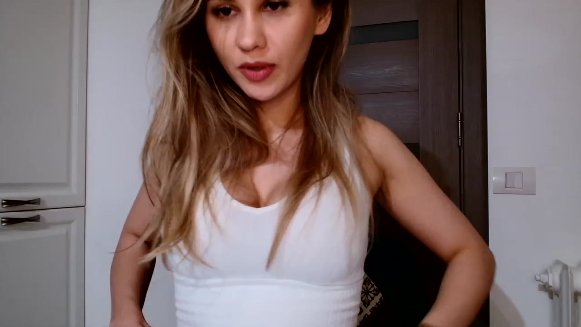 Gallery image thumbnail from Ana_Rose's myfreecams stream on, 05/08/2023, 22:03 image 5 of 20