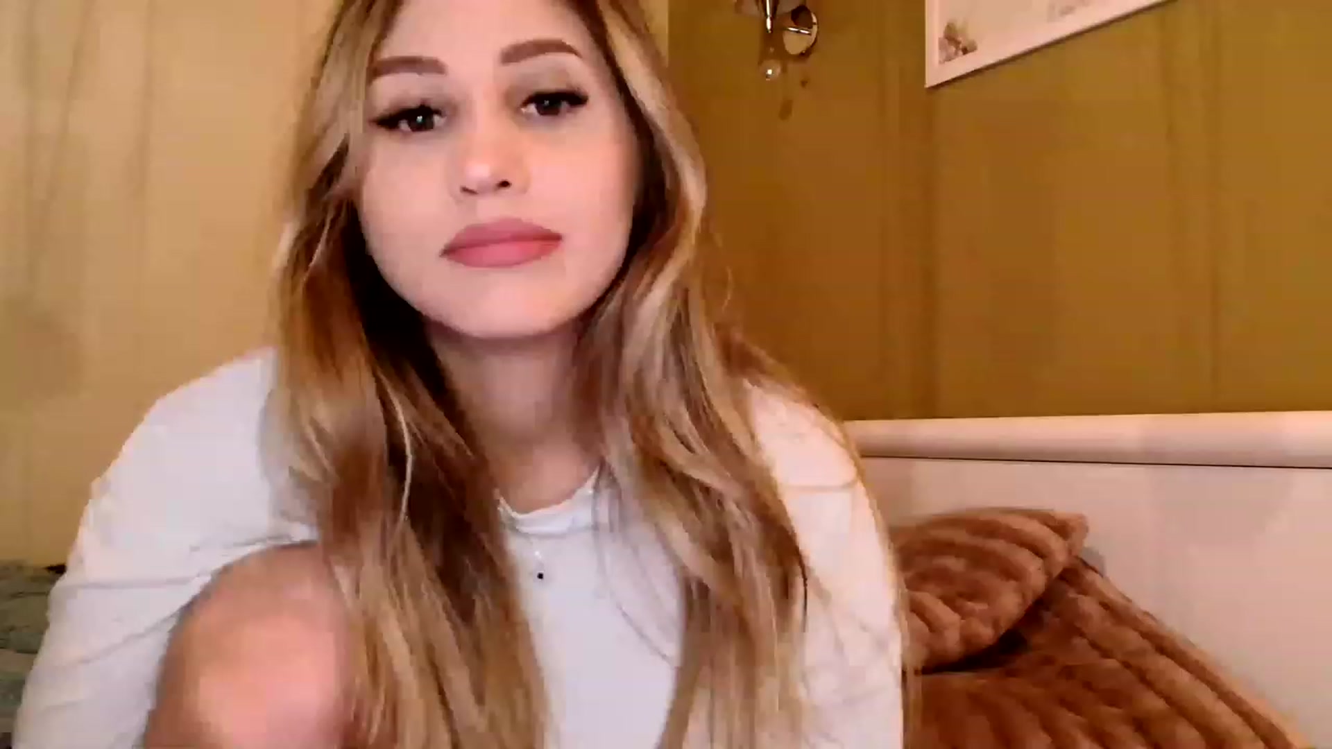 Gallery image thumbnail from Ana_Rose's myfreecams stream on, 05/14/2023, 24:02 image 1 of 20