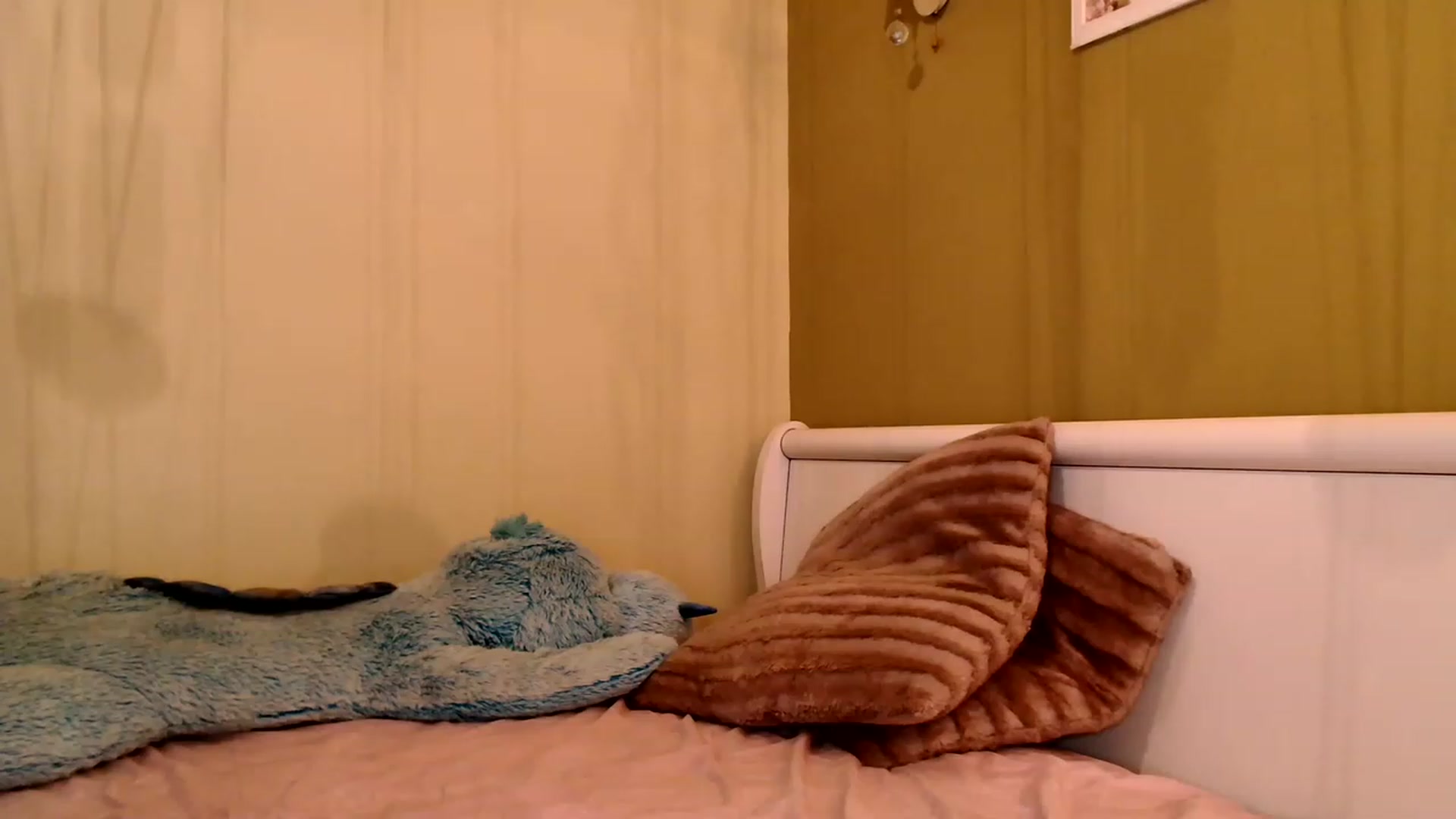 Gallery image thumbnail from Ana_Rose's myfreecams stream on, 05/14/2023, 24:43 image 18 of 20