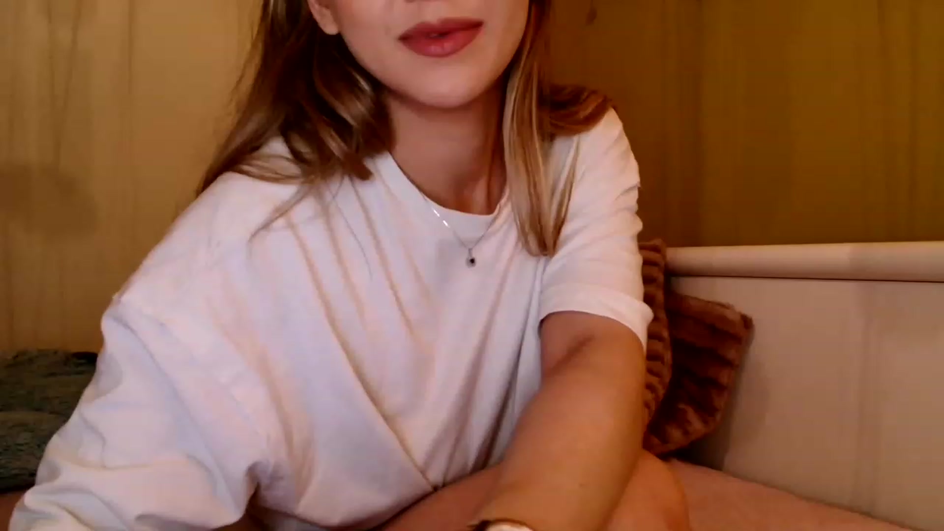 Gallery image thumbnail from Ana_Rose's myfreecams stream on, 05/14/2023, 24:43 image 6 of 20
