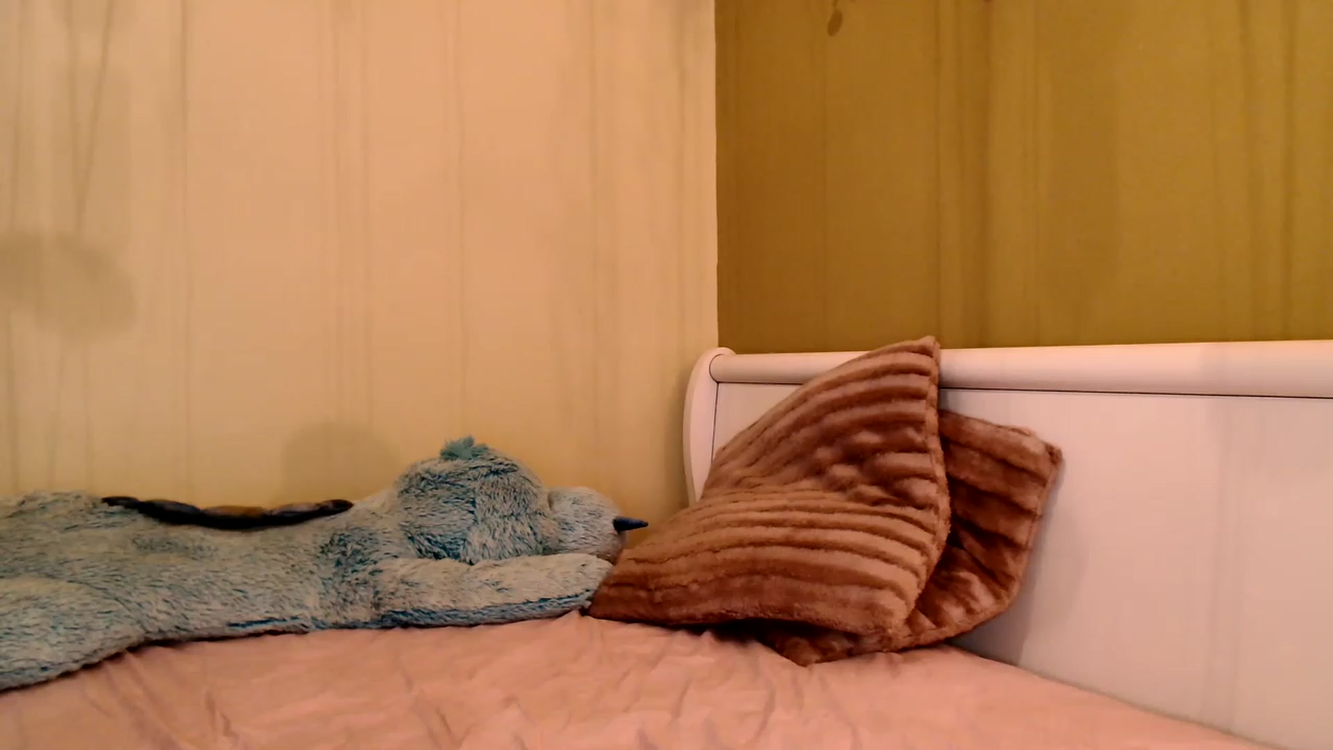 Gallery image thumbnail from Ana_Rose's myfreecams stream on, 05/14/2023, 24:43 image 8 of 20