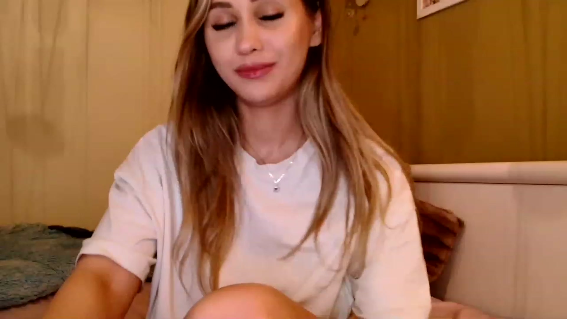 Gallery image thumbnail from Ana_Rose's myfreecams stream on, 05/14/2023, 24:43 image 17 of 20