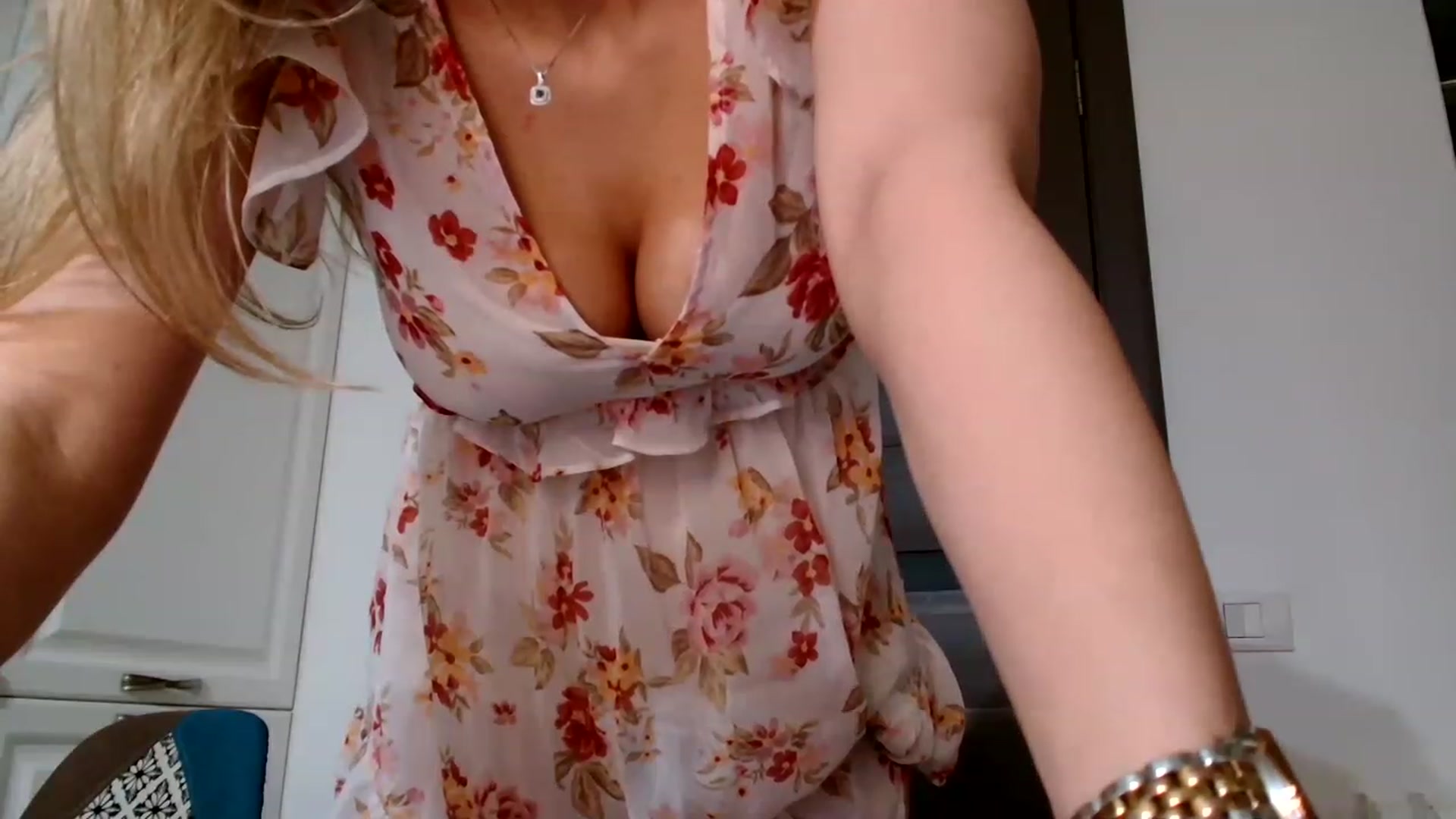 Gallery image thumbnail from Ana_Rose's myfreecams stream on, 05/28/2023, 24:05 image 20 of 20