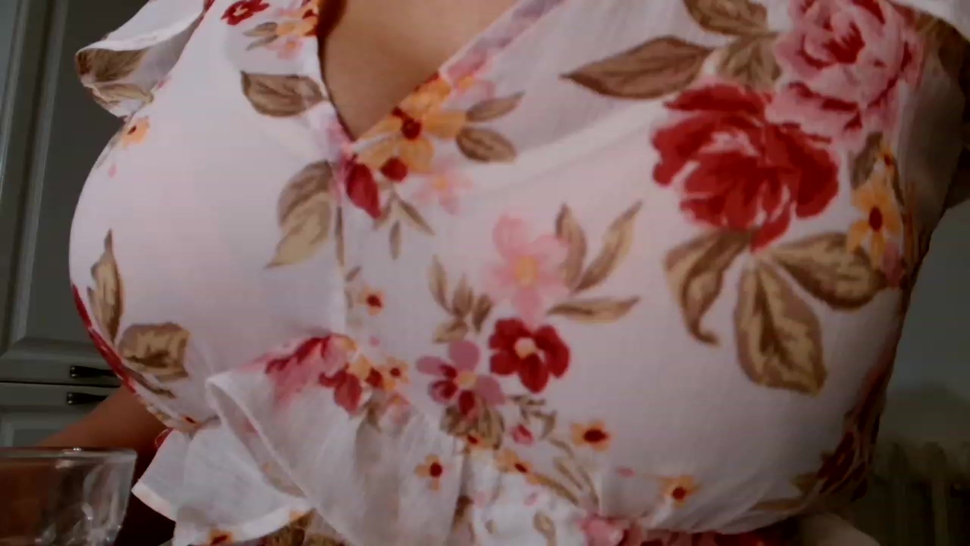 Gallery image thumbnail from Ana_Rose's myfreecams stream on, 05/28/2023, 24:05 image 13 of 20