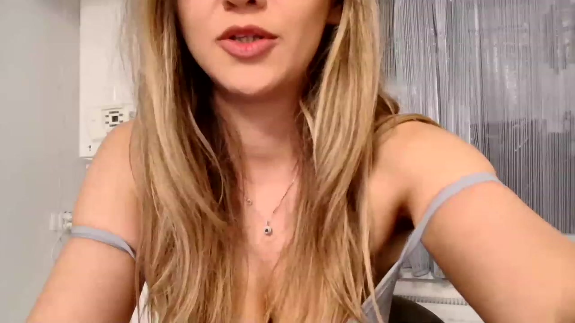 Gallery image thumbnail from Ana_Rose's myfreecams stream on, 06/12/2023, 23:03 image 16 of 20