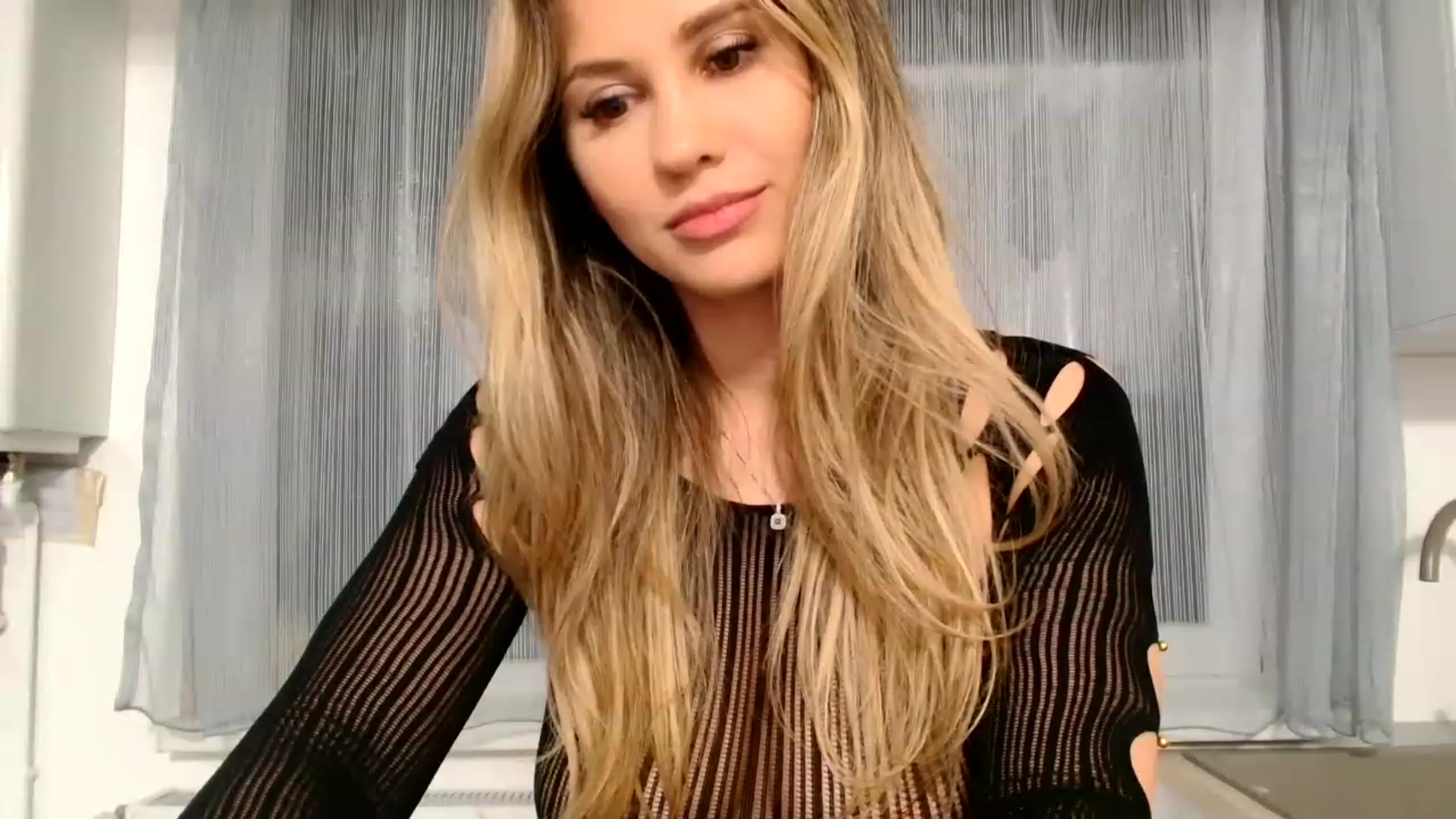 Gallery image thumbnail from Ana_Rose's myfreecams stream on, 06/15/2023, 24:15 image 9 of 20